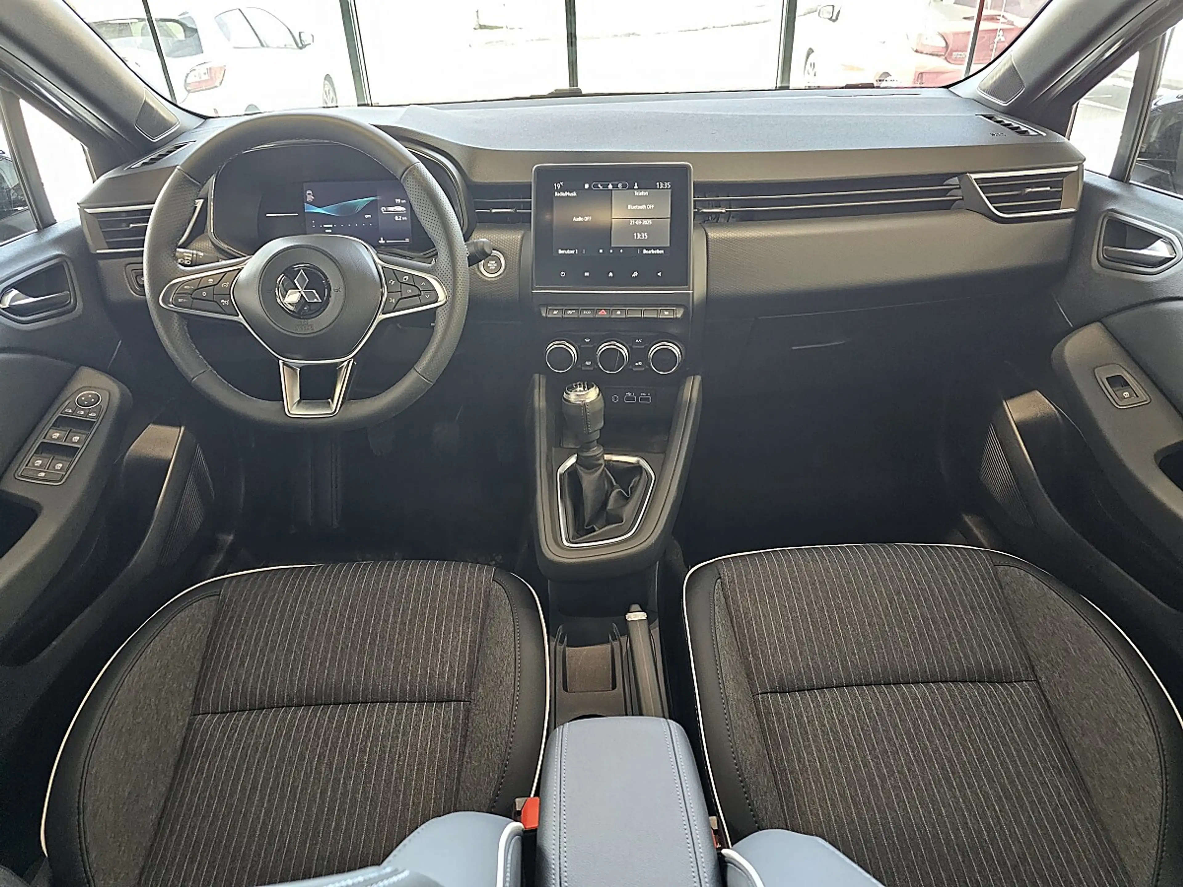 Mitsubishi Colt 1,0 MPI-T Intense — photo 9