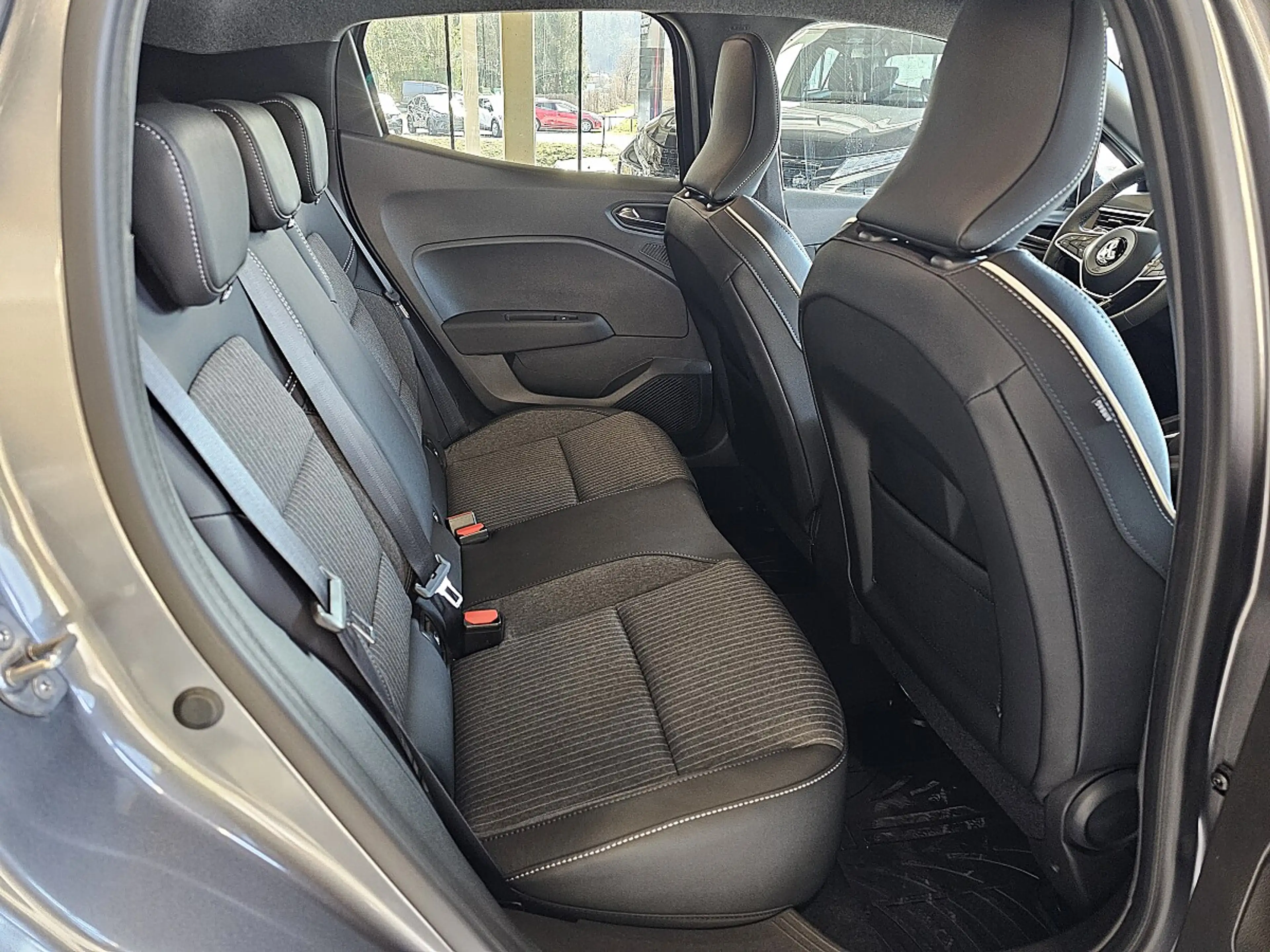 Mitsubishi Colt 1,0 MPI-T Intense — photo 13