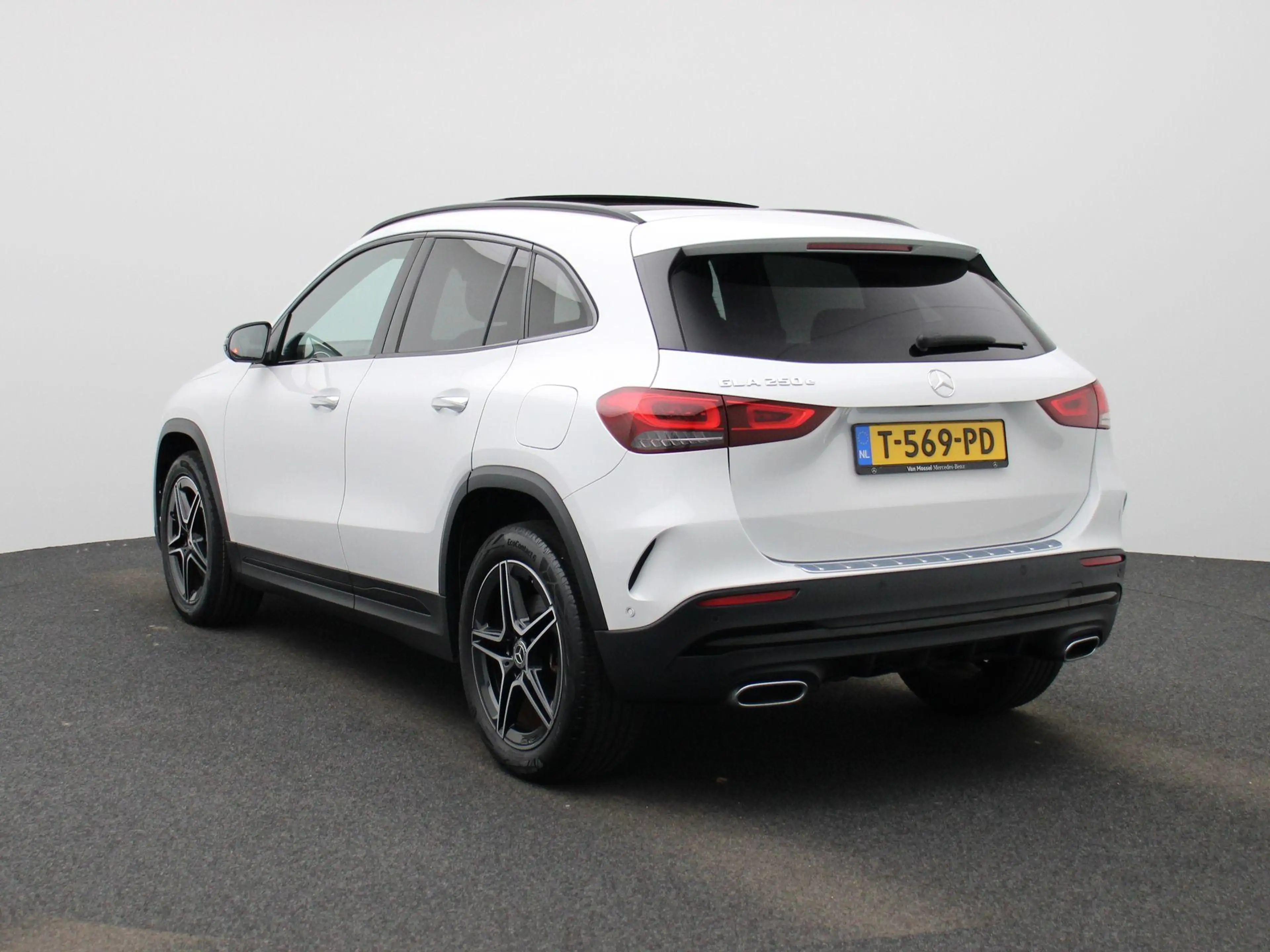Mercedes-Benz GLA 250 e AMG Line Premium Plus | Automaat | Panorama dak — photo 2