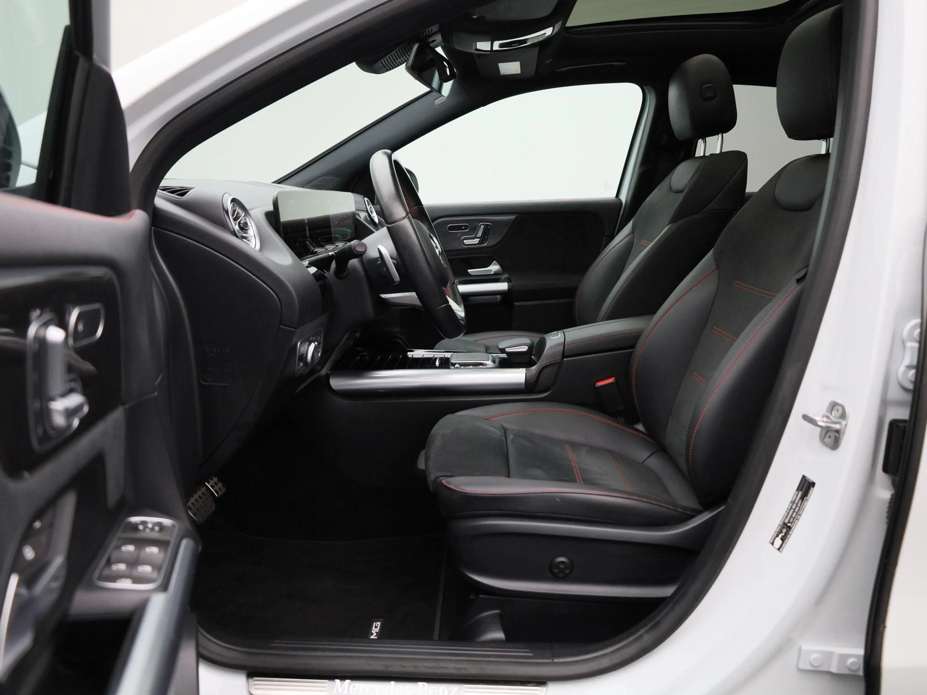 Mercedes-Benz GLA 250 e AMG Line Premium Plus | Automaat | Panorama dak — photo 11