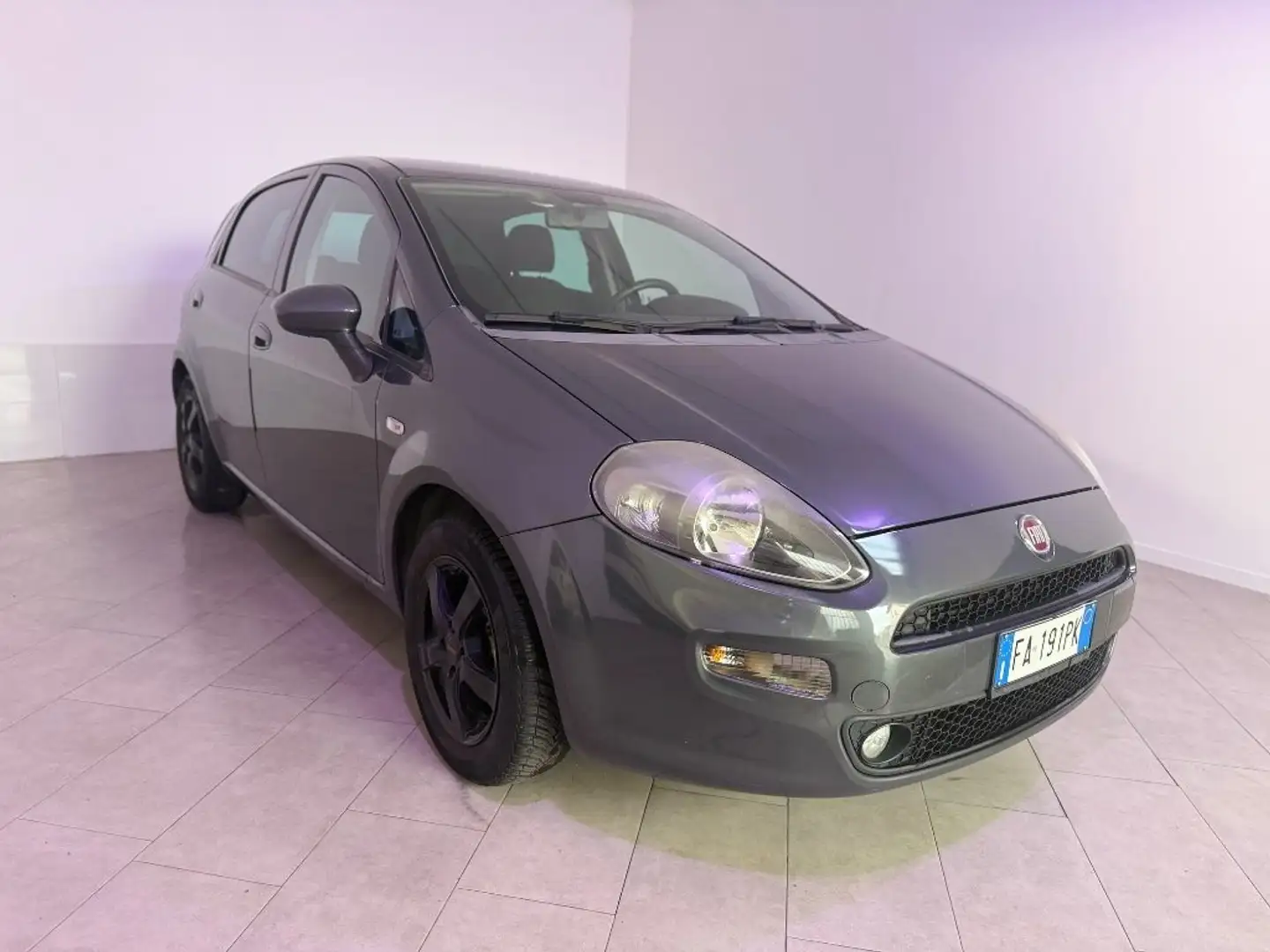 Fiat Punto 1.3 MJT II S&S 85 CV 5 porte ECO Lounge Grijs - 2