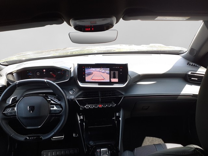 Peugeot 2008 GT PureTech 130 EAT8 — photo 10