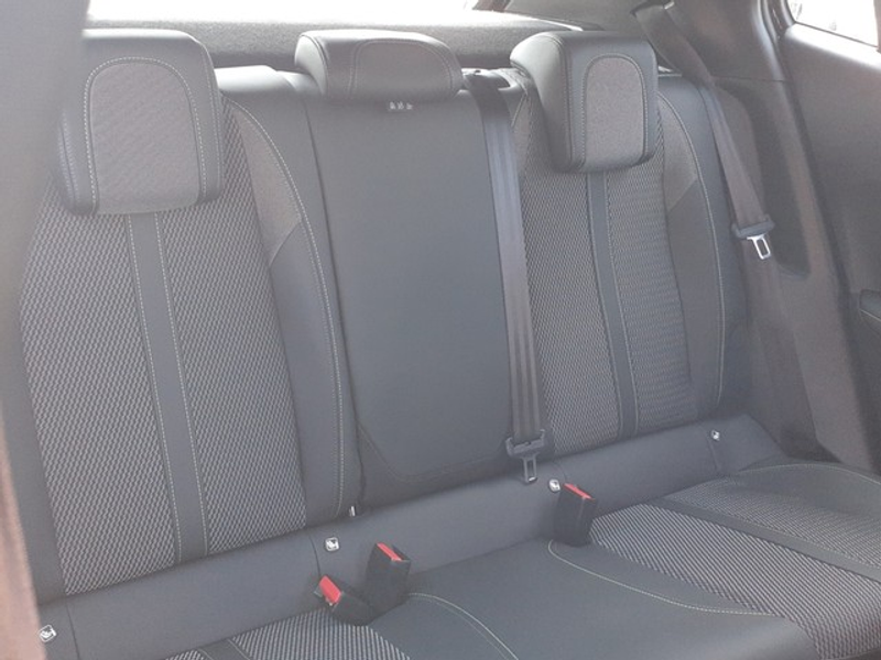 Peugeot 2008 GT PureTech 130 EAT8 — photo 15