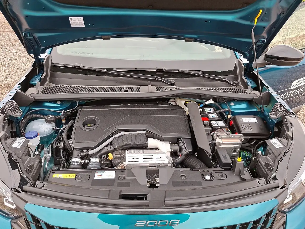 Peugeot 2008 Hybrid 145 e-DCS6 Allure, миниатюра 17