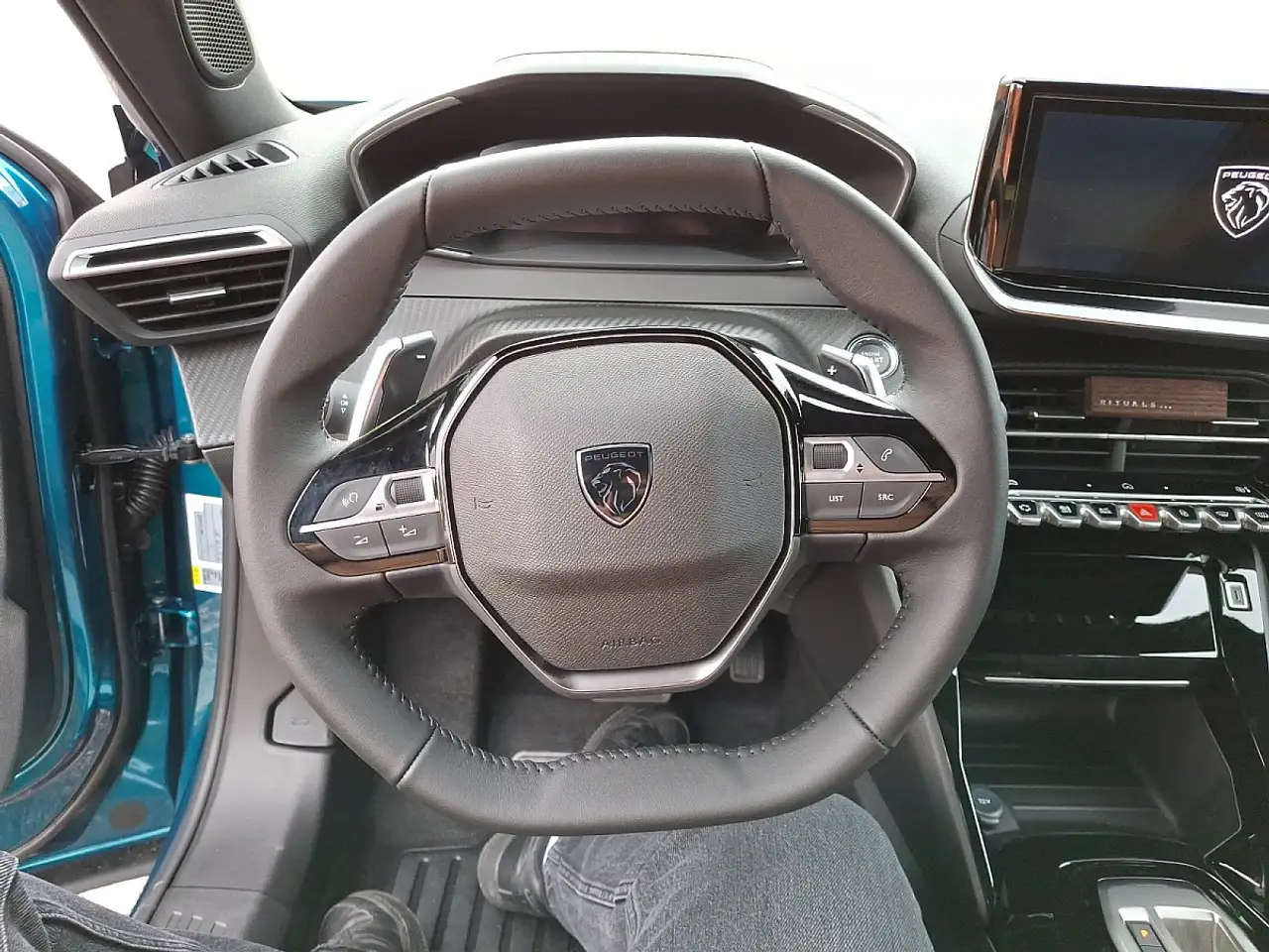 Peugeot 2008 Hybrid 145 e-DCS6 Allure, миниатюра 12