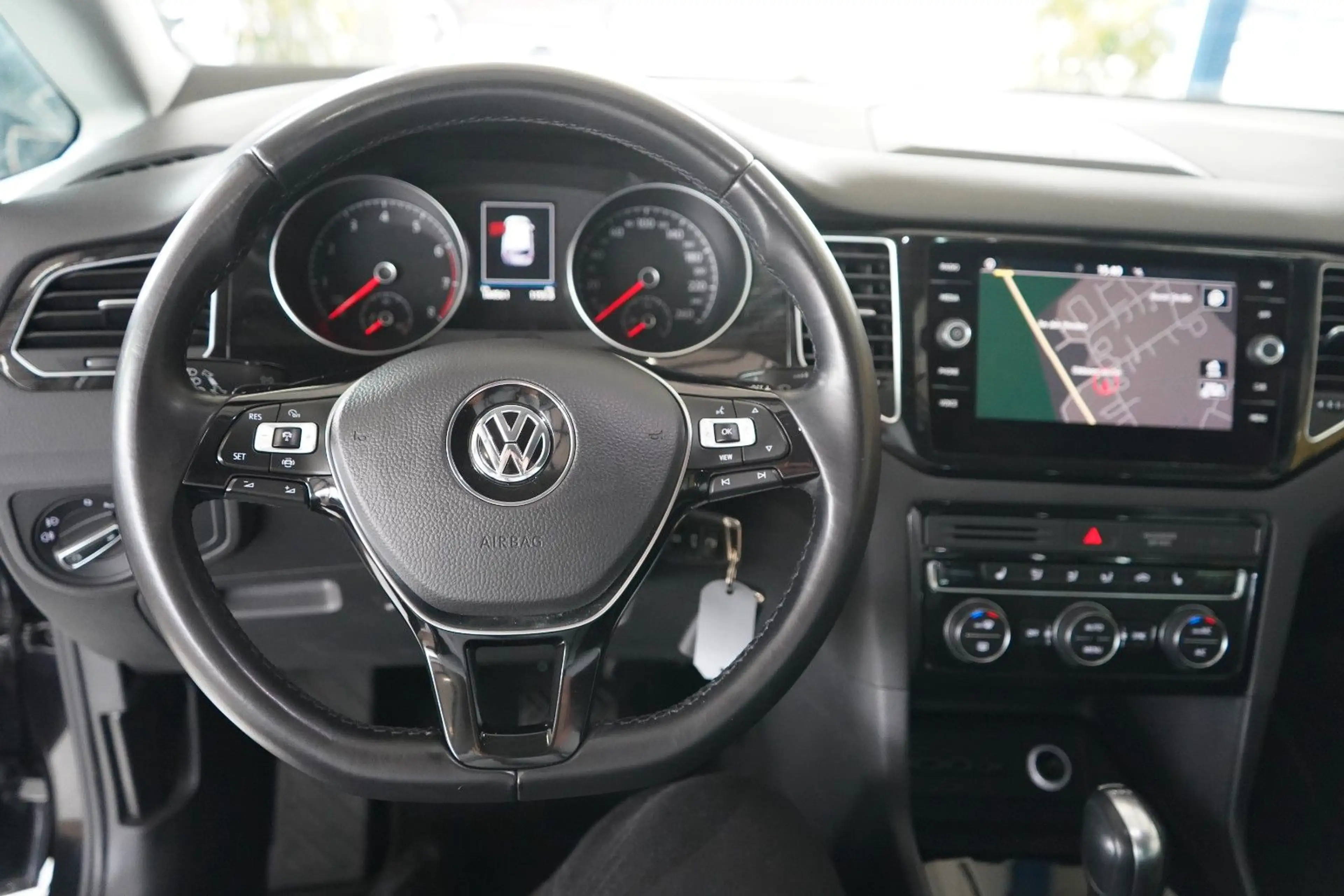Volkswagen Golf Sportsvan VII Highline AUTOMATIK / XENON — photo 12