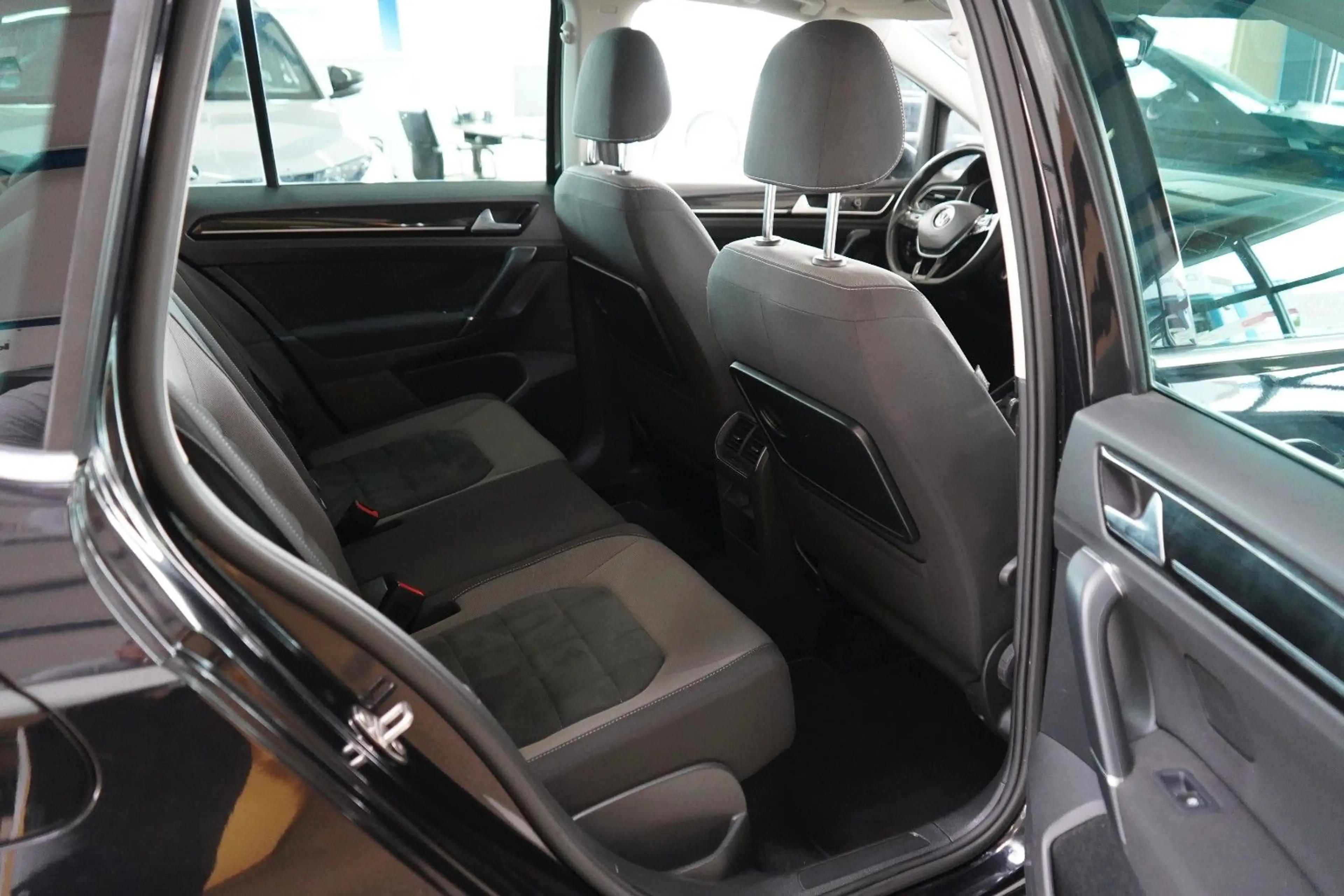 Volkswagen Golf Sportsvan VII Highline AUTOMATIK / XENON — photo 7