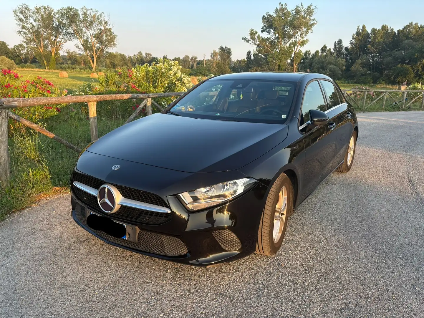 Mercedes-Benz 180 Business Noir - 1