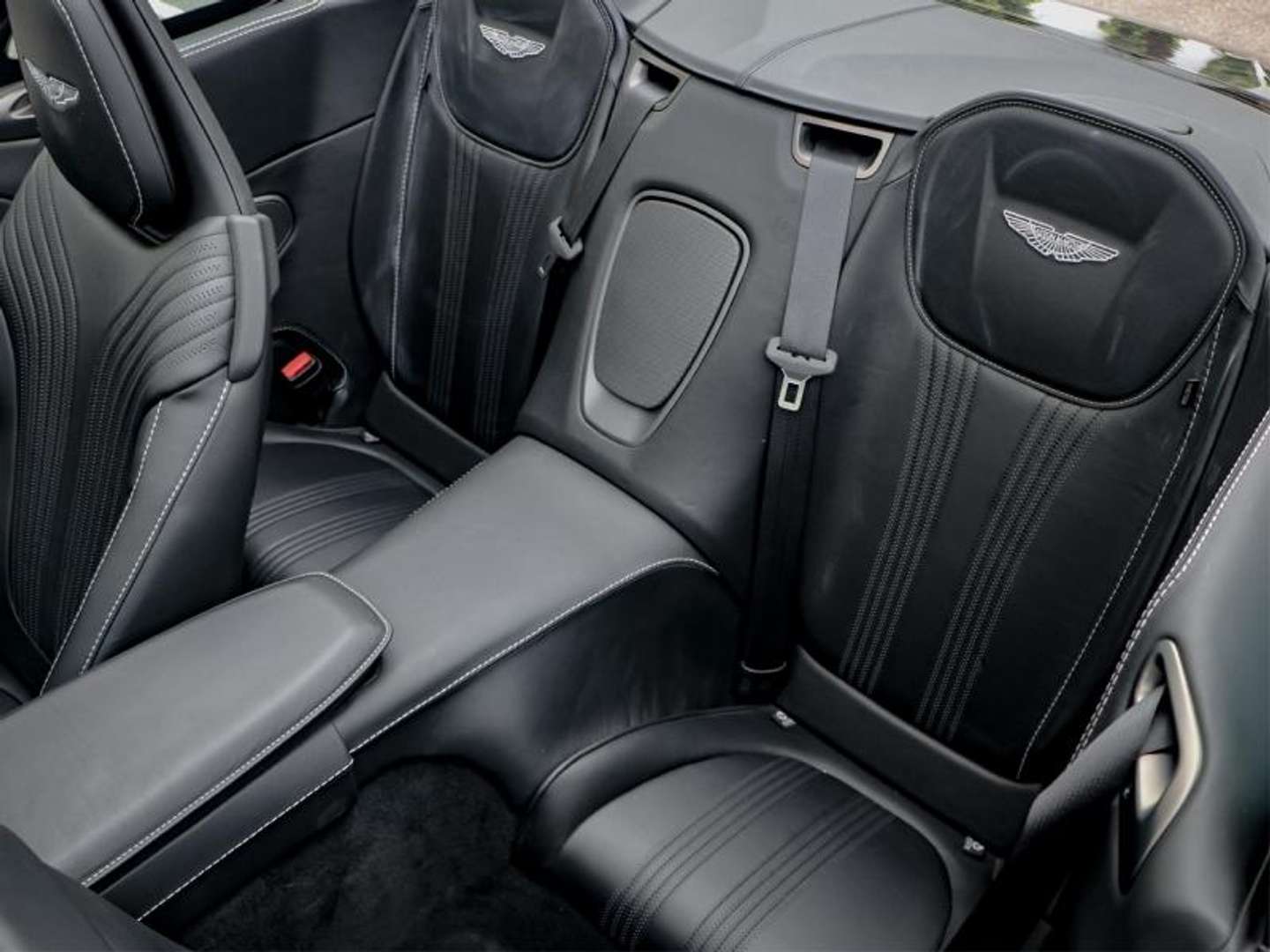 Aston Martin DB11 Volante -  - Joinsteer - #4