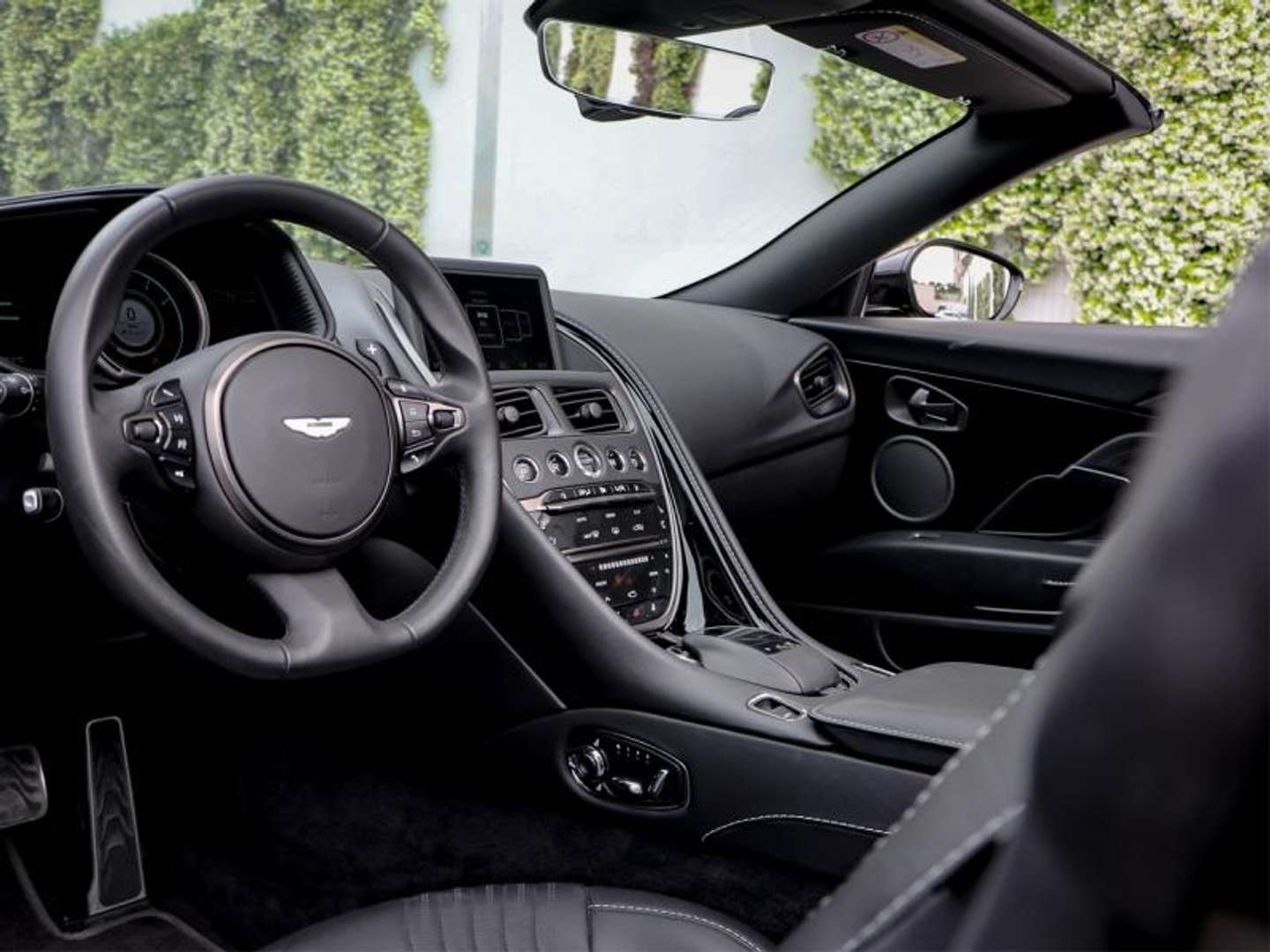 Aston Martin DB11 Volante -  - Joinsteer - #2