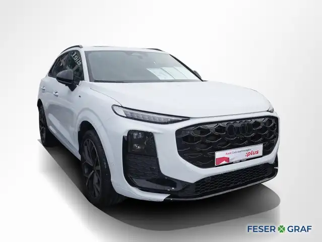 Audi Q3 view 2