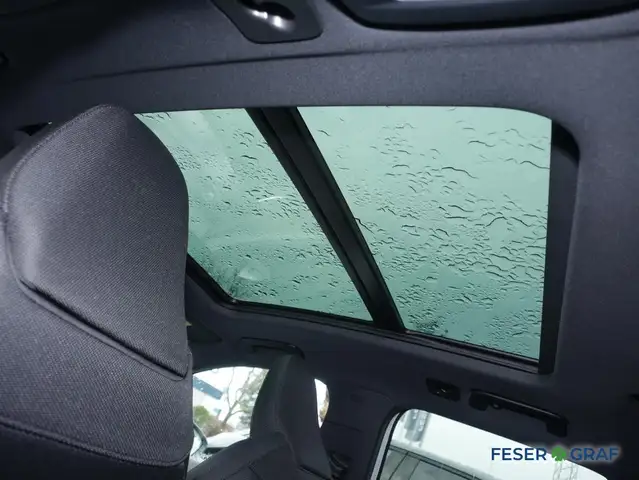 Audi Q3 view 7