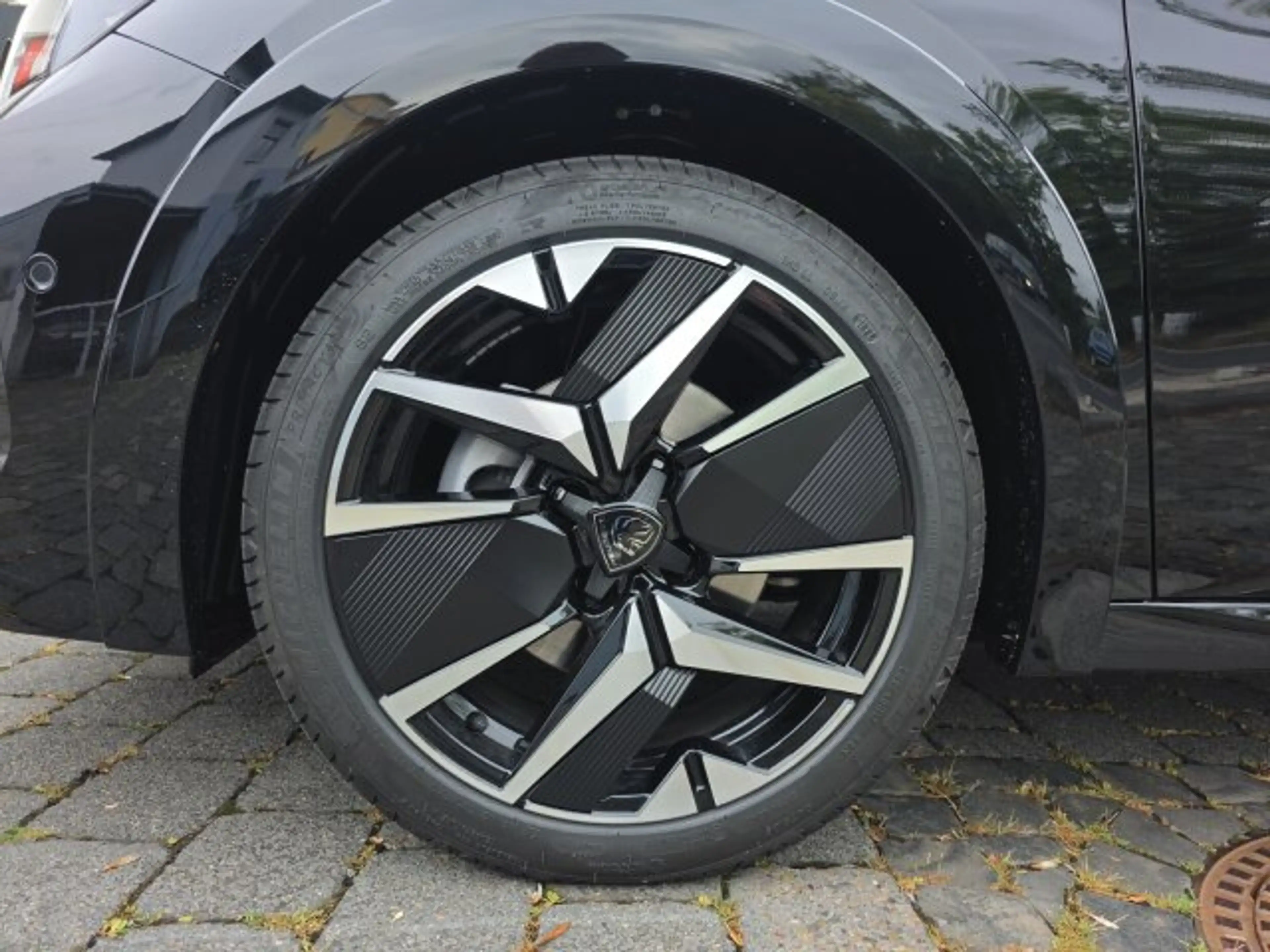 Peugeot 208 208 GT 145 BAR +360°Kamera+Pano-Dach+ACC+LED+ — photo 6