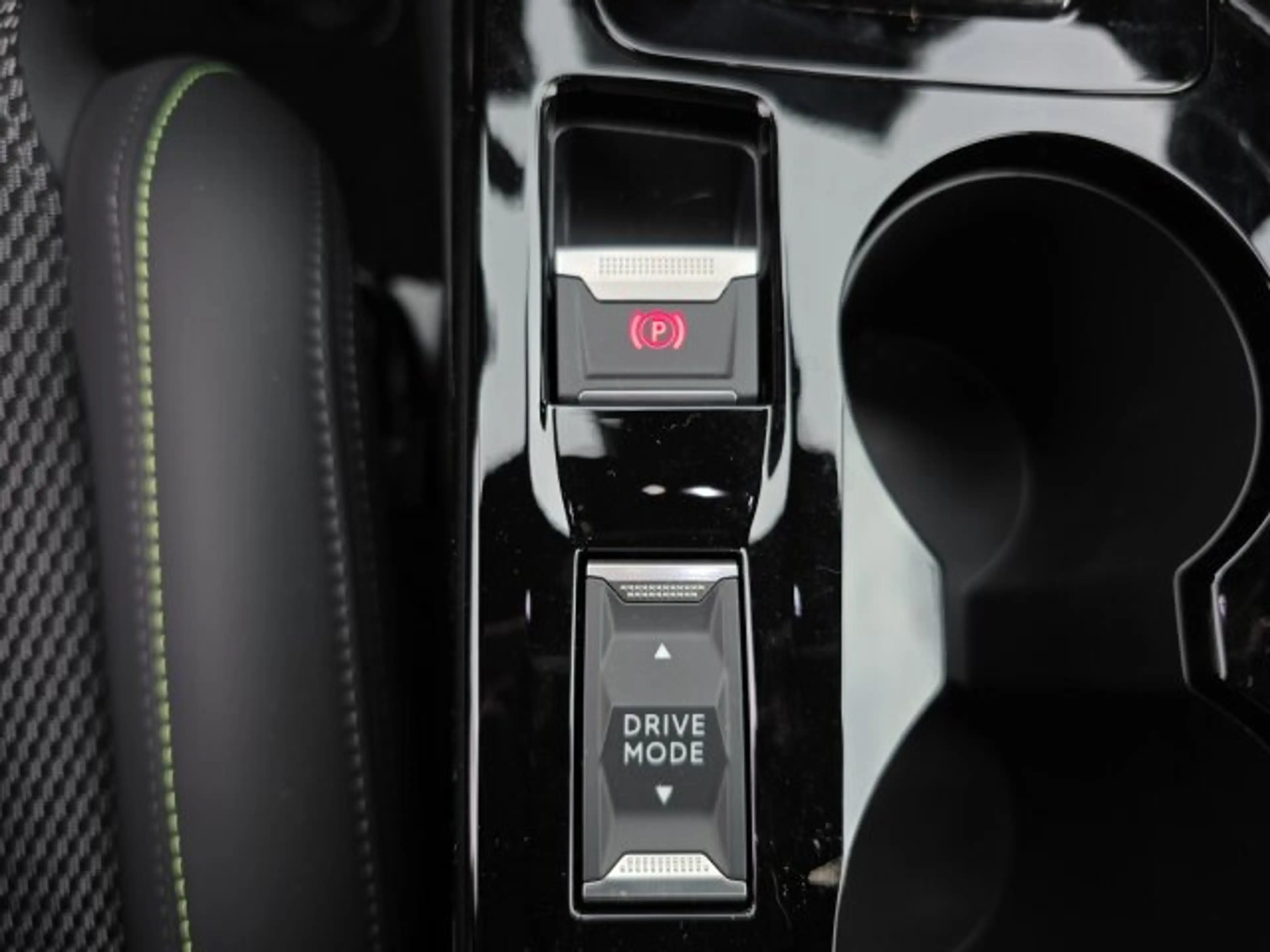 Peugeot 208 208 GT 145 BAR +360°Kamera+Pano-Dach+ACC+LED+ — photo 7
