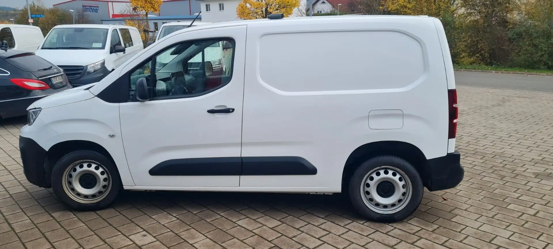 Peugeot Partner Premium L1 Sthz.Shz.Navi Regal Weiß - 2