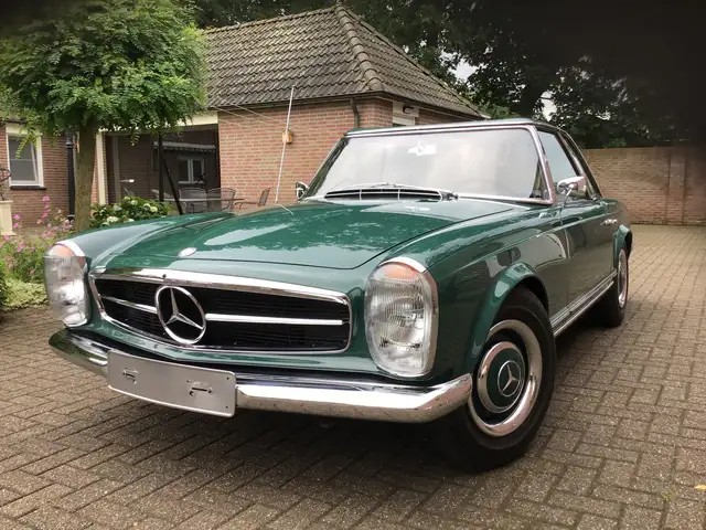 Mercedes-Benz SL 230