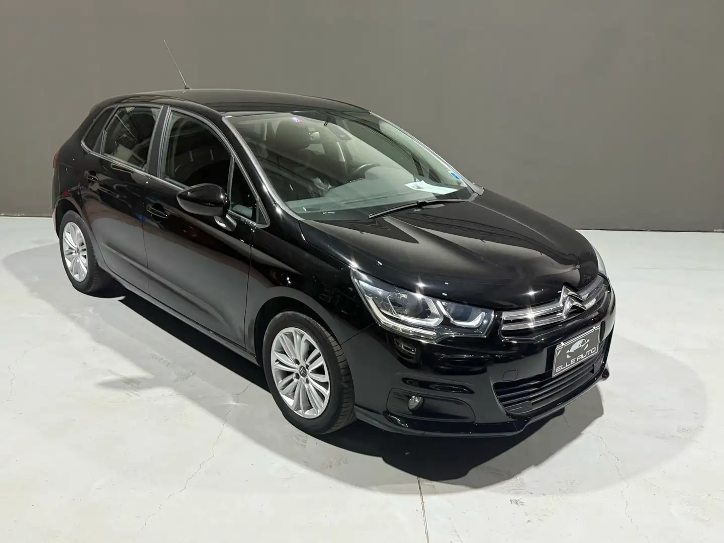 Citroen C4 C4 1.6 bluehdi Feel s Чёрный - 1