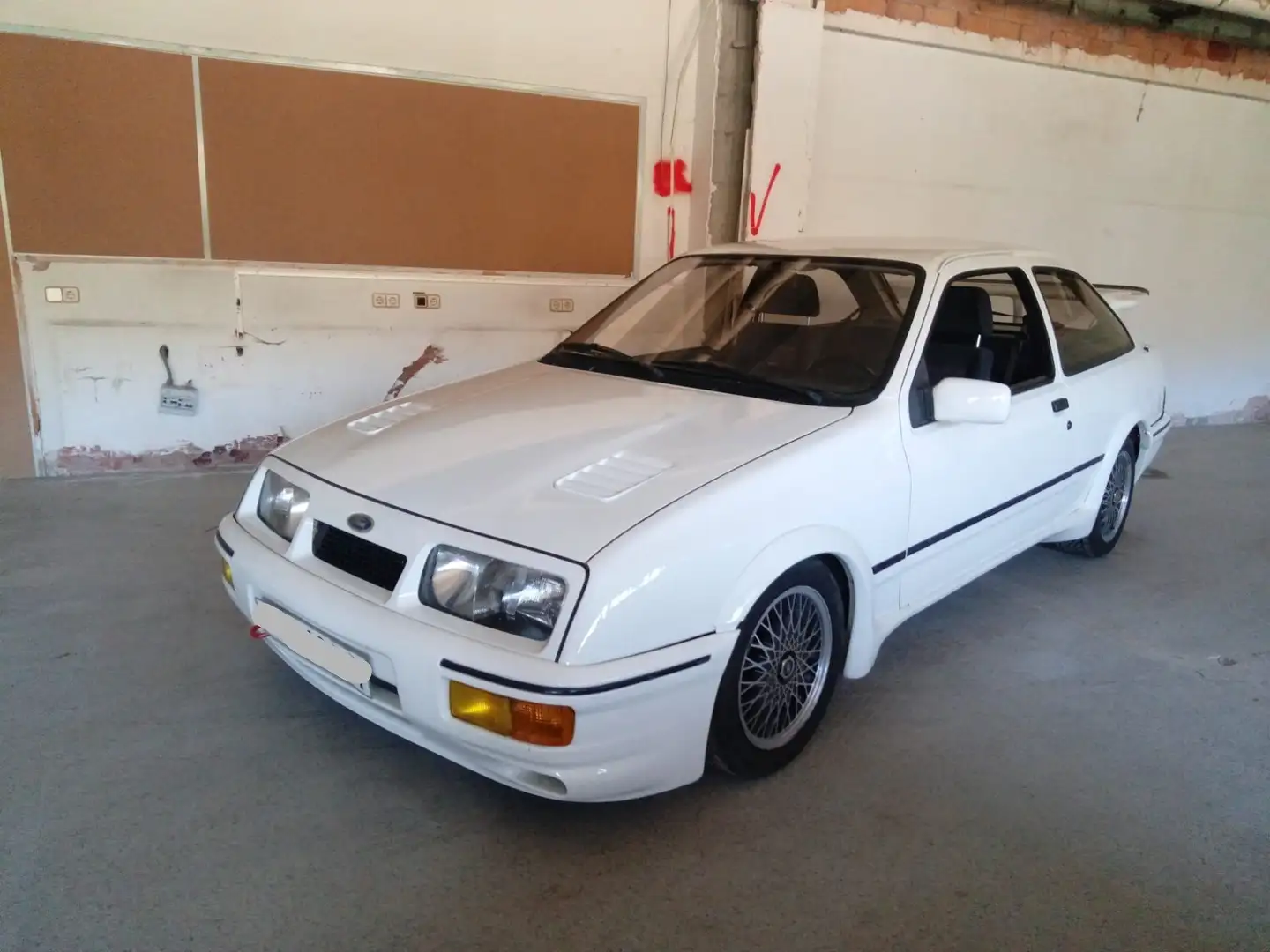 Ford Sierra RS Cosworth bijela - 1
