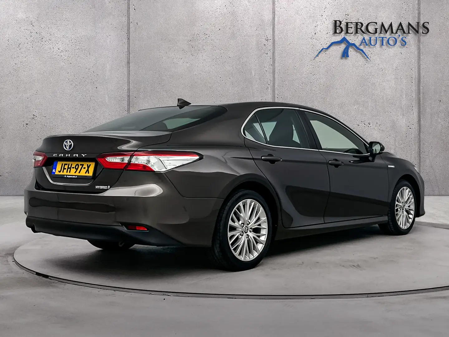 Toyota Camry 2.5 Hybrid Active // 1E EIGENAAR // DEALERONDERHOU Bruin - 2