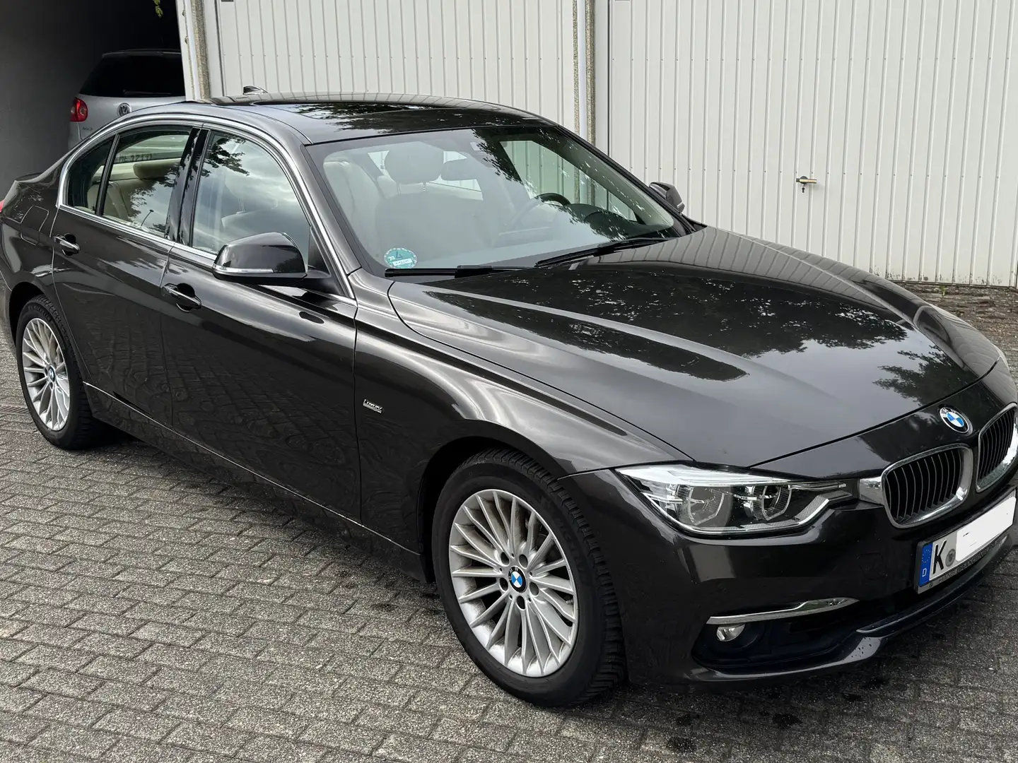 BMW 320 320i Aut. Luxury Line Braun - 2