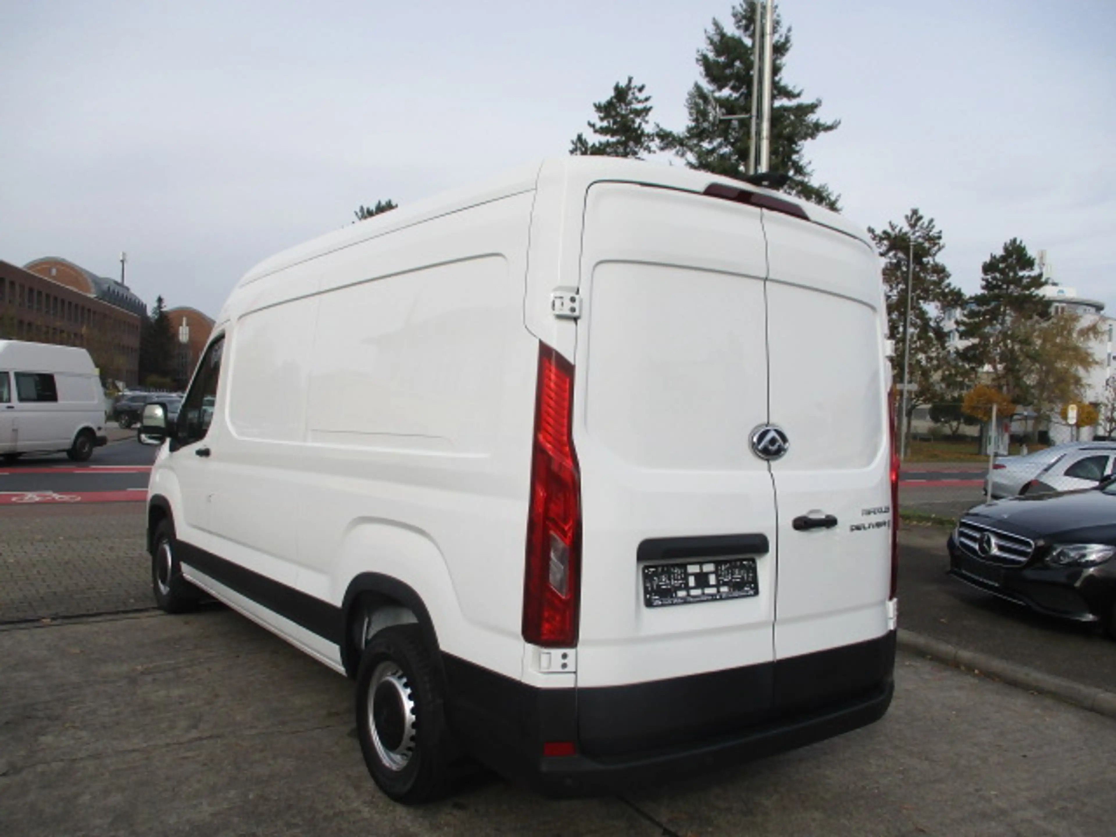 Maxus Deliver 9 2.0 Diesel. Euro 6. Kasten. Lang-Hoch. Wenig KM. — photo 2