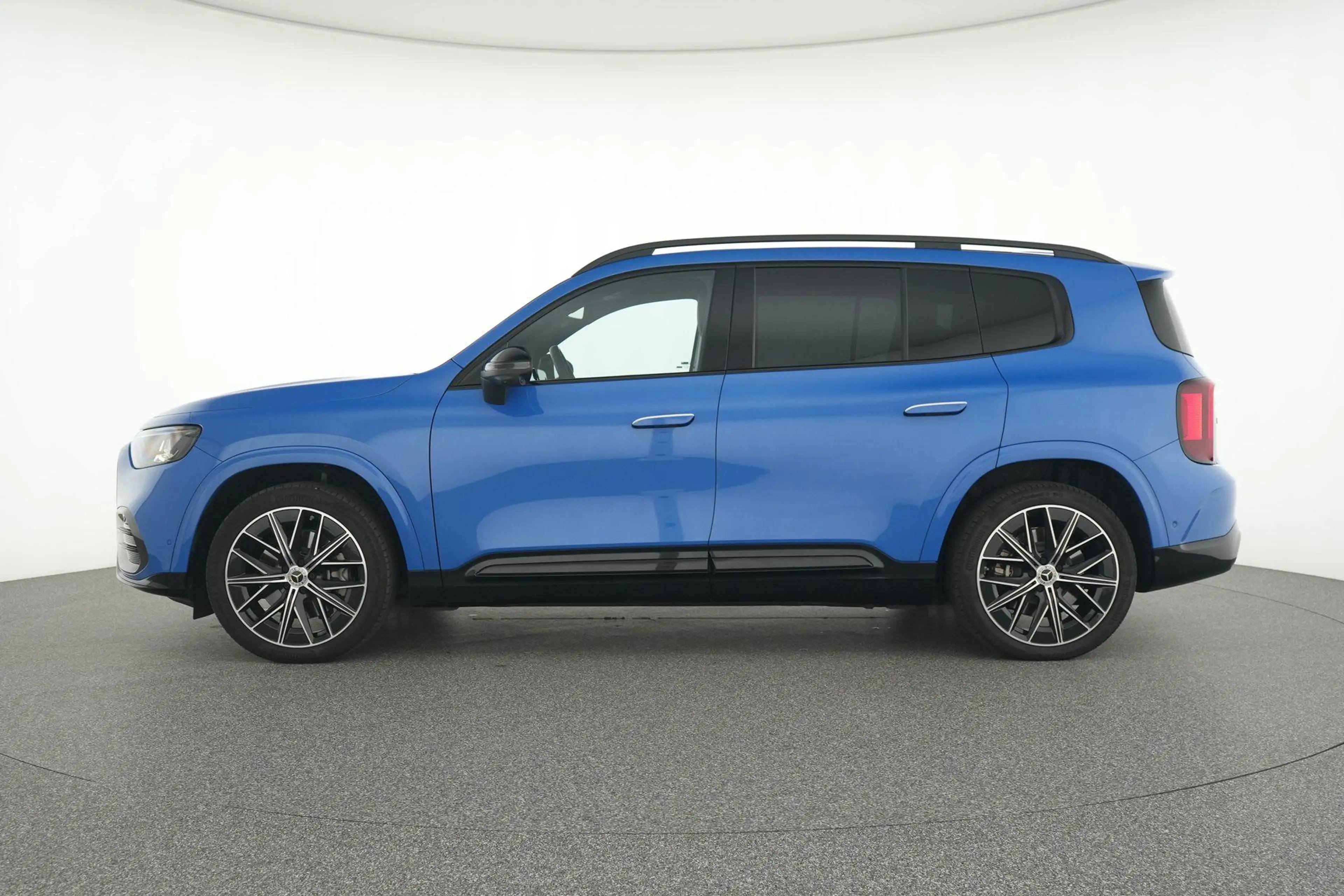 Mercedes-Benz GLB 250 250+ Sport Edition + MULTIBEAM LED + CARPLAY + PAN — photo 8