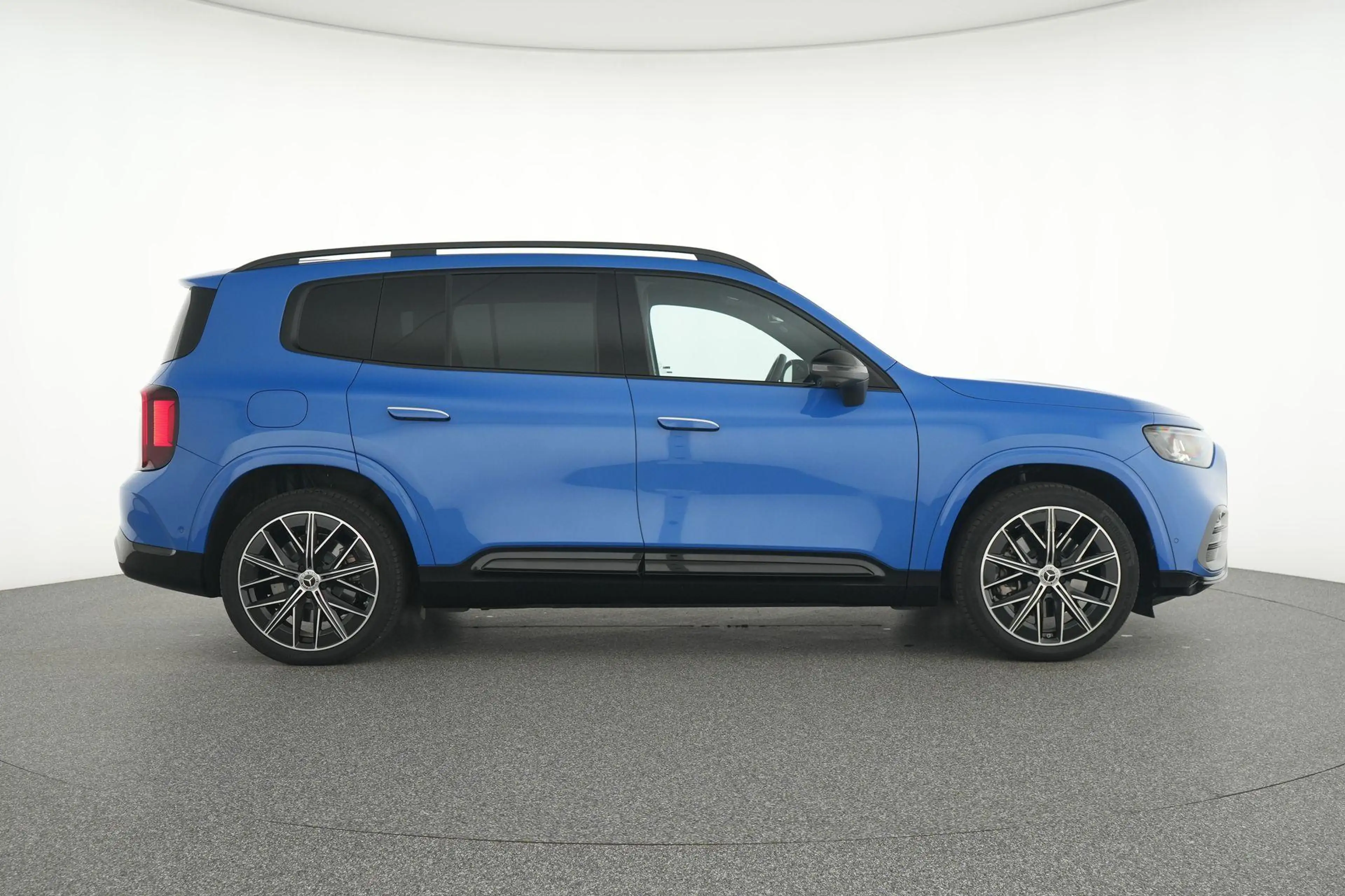 Mercedes-Benz GLB 250 250+ Sport Edition + MULTIBEAM LED + CARPLAY + PAN — photo 9