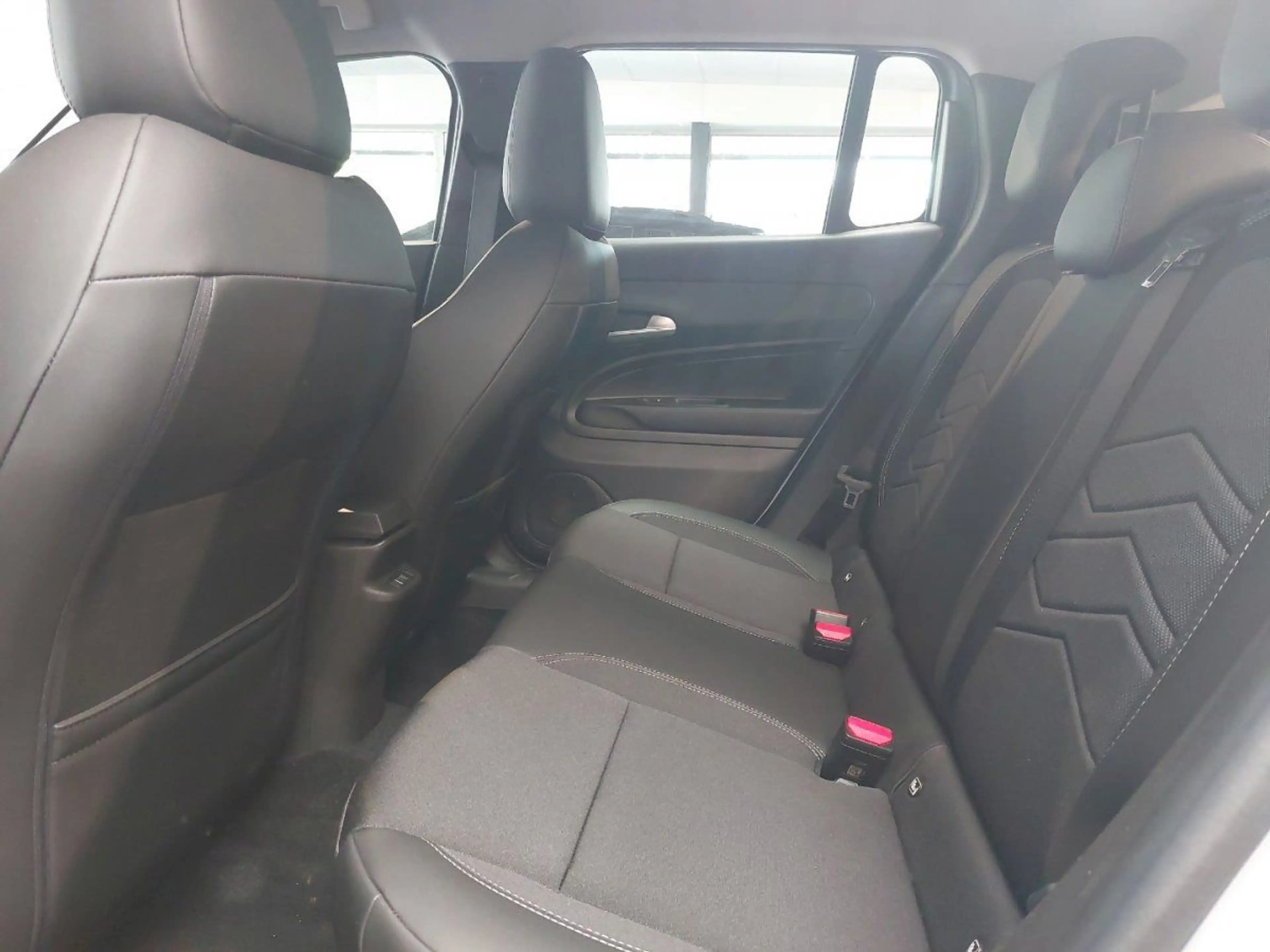 Jeep Avenger 1.2 100PS Altitude Navi, LED, Winter — photo 10