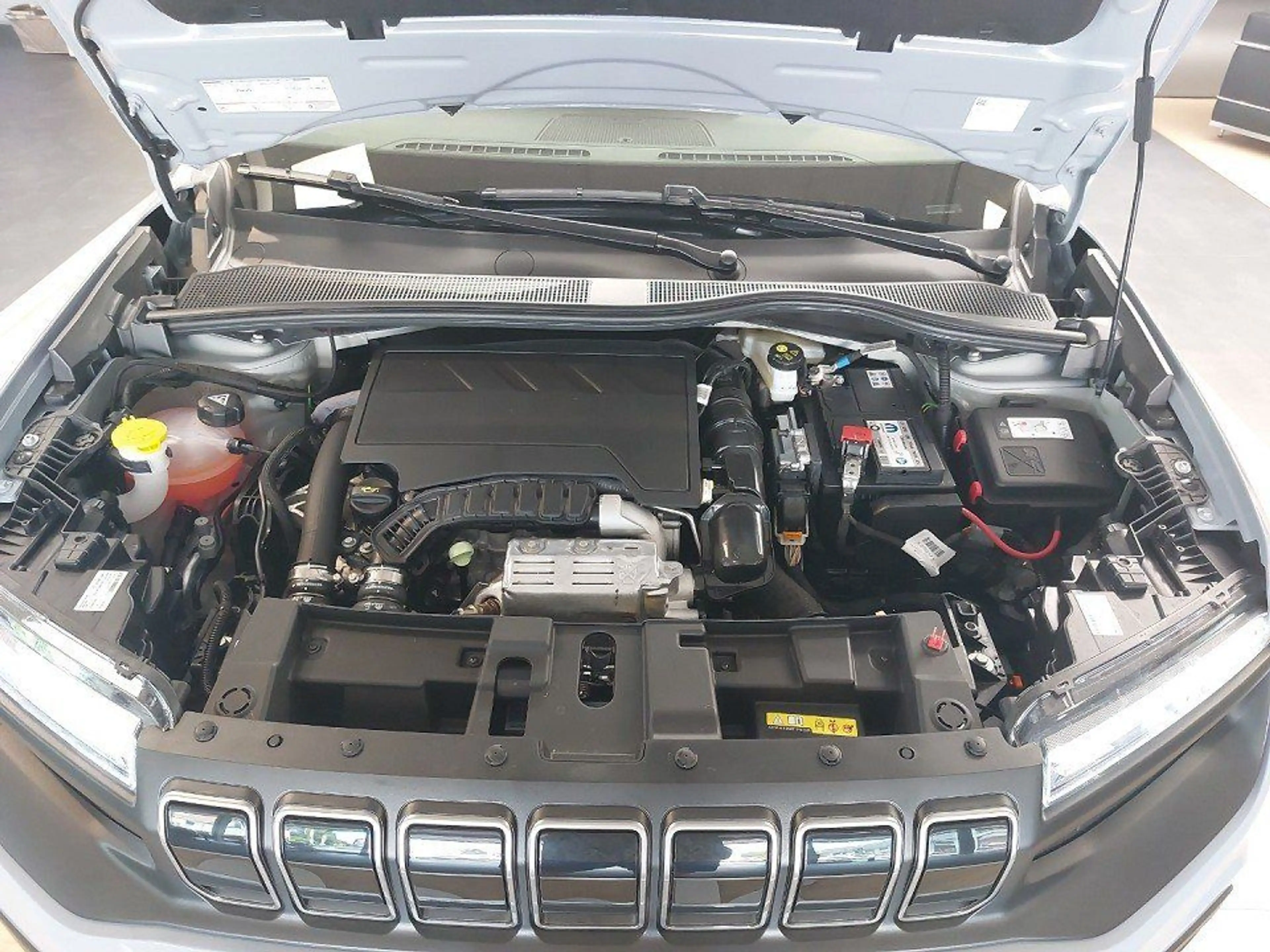Jeep Avenger 1.2 100PS Altitude Navi, LED, Winter — photo 15