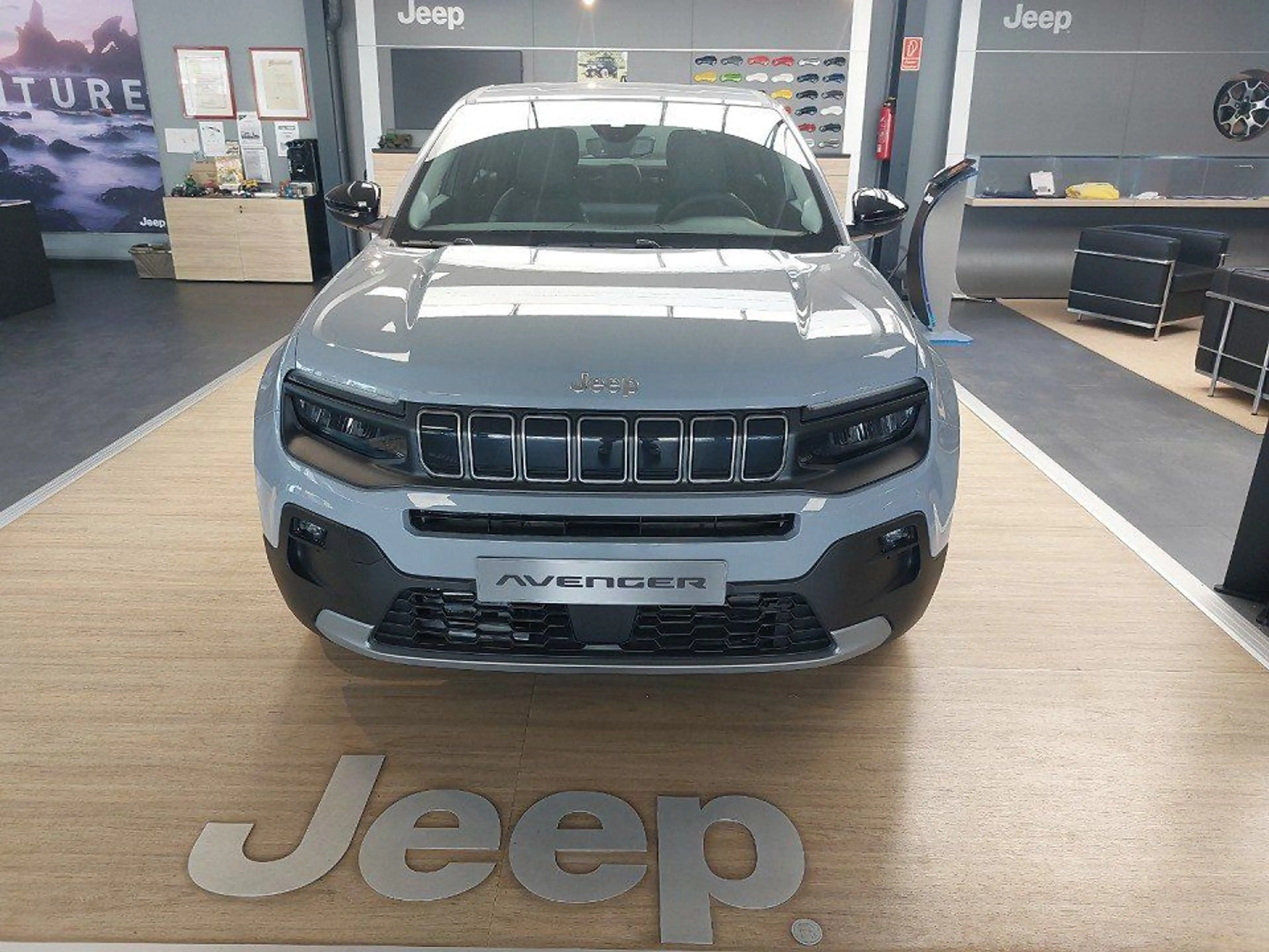 Jeep Avenger 1.2 100PS Altitude Navi, LED, Winter — photo 2