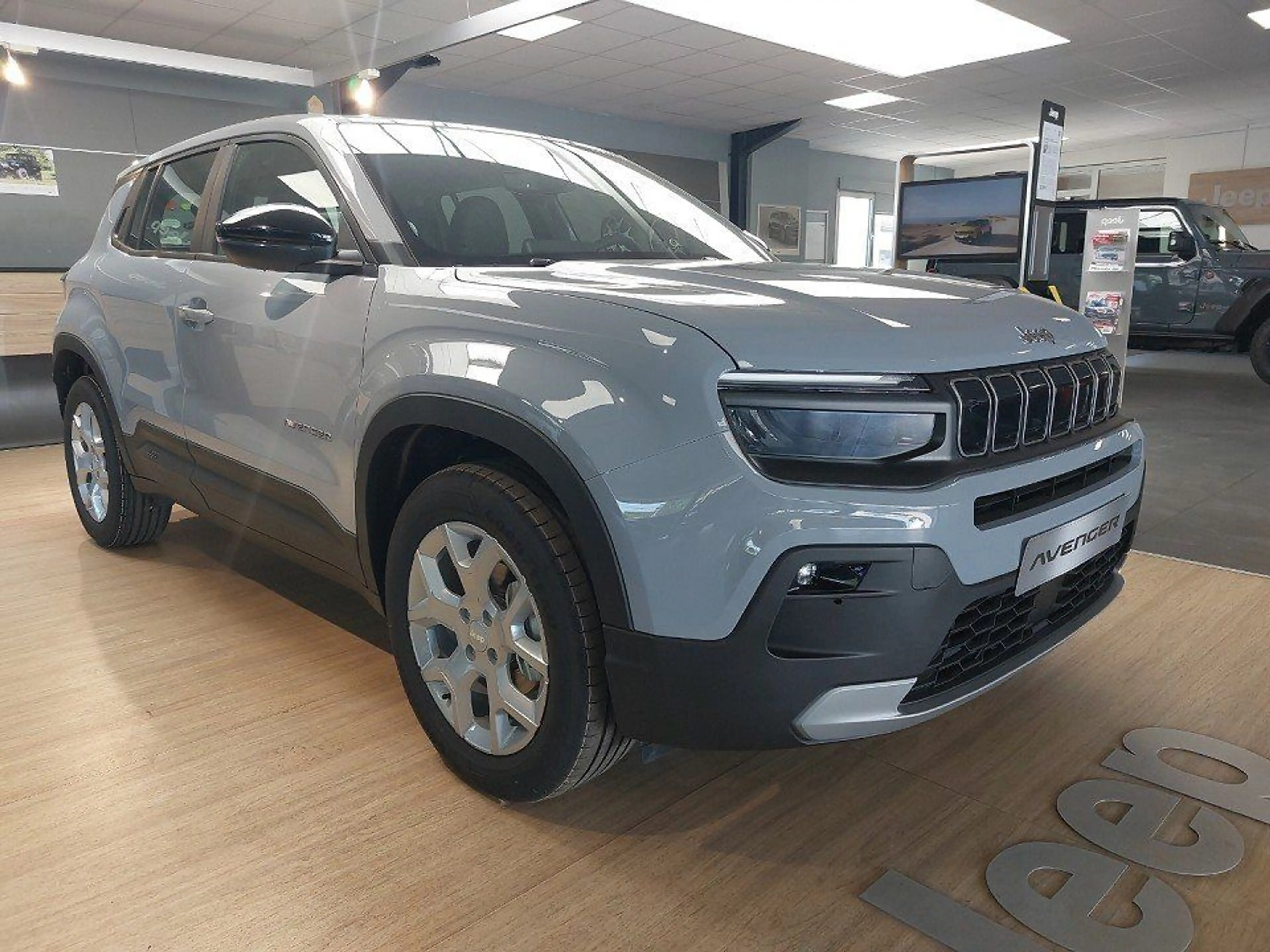 Jeep Avenger 1.2 100PS Altitude Navi, LED, Winter — photo 3