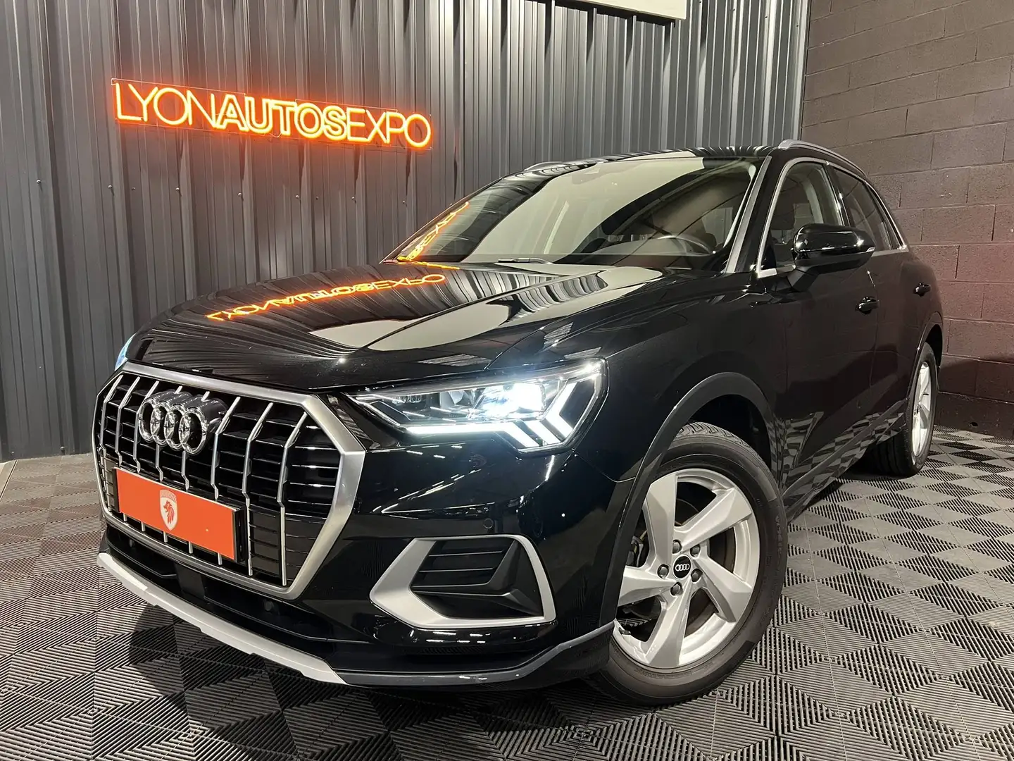 Audi Q3 II 35 TDI 150ch Design S tronic 7 Noir - 1