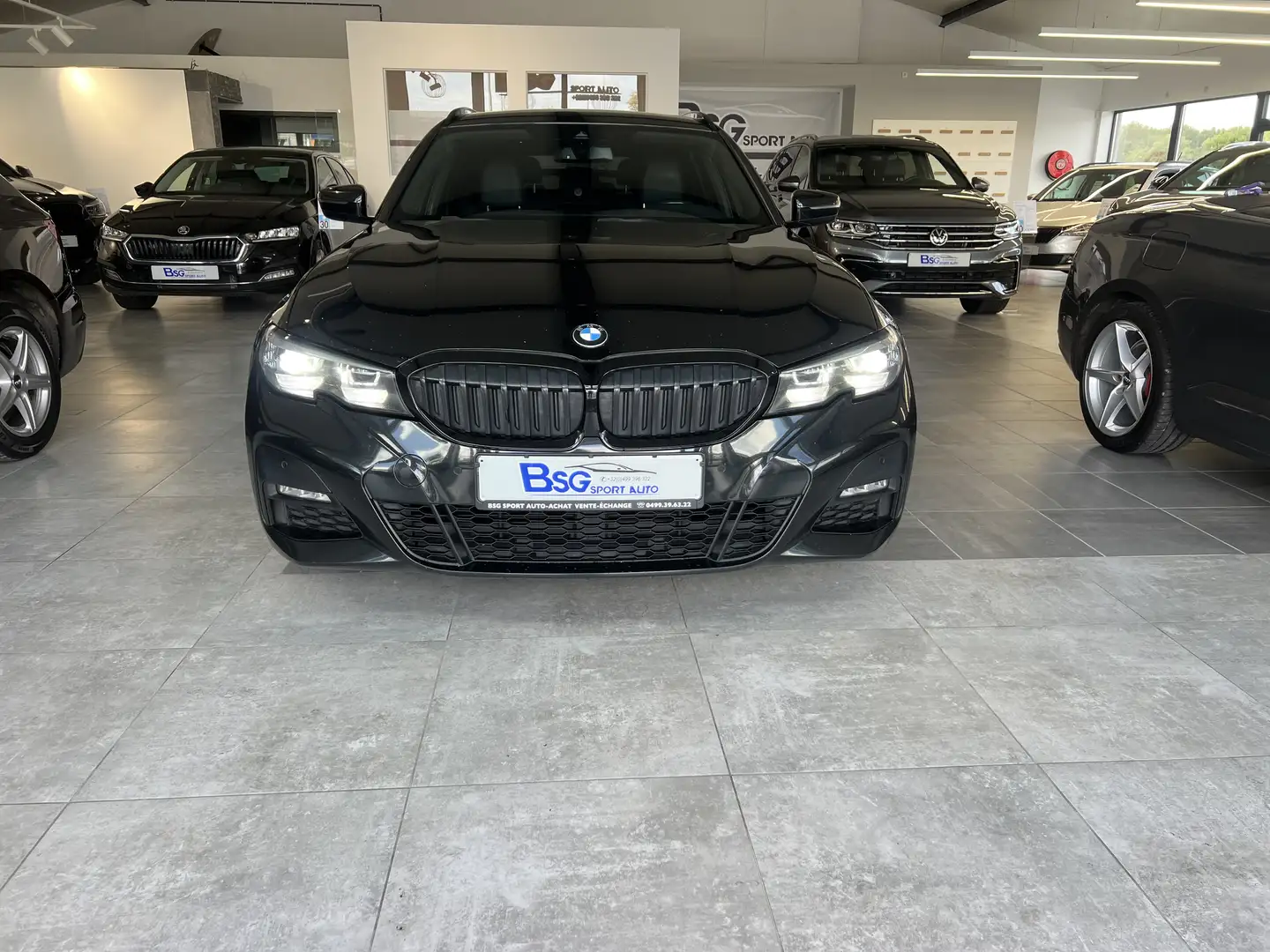 BMW 318 da Touring *BOITE AUTO*PACK M INT/EXT*LED*GPS Schwarz - 2