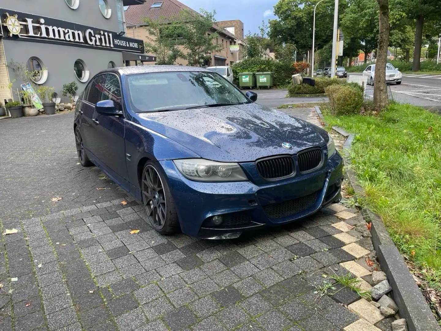 BMW 335 335xi plava - 1