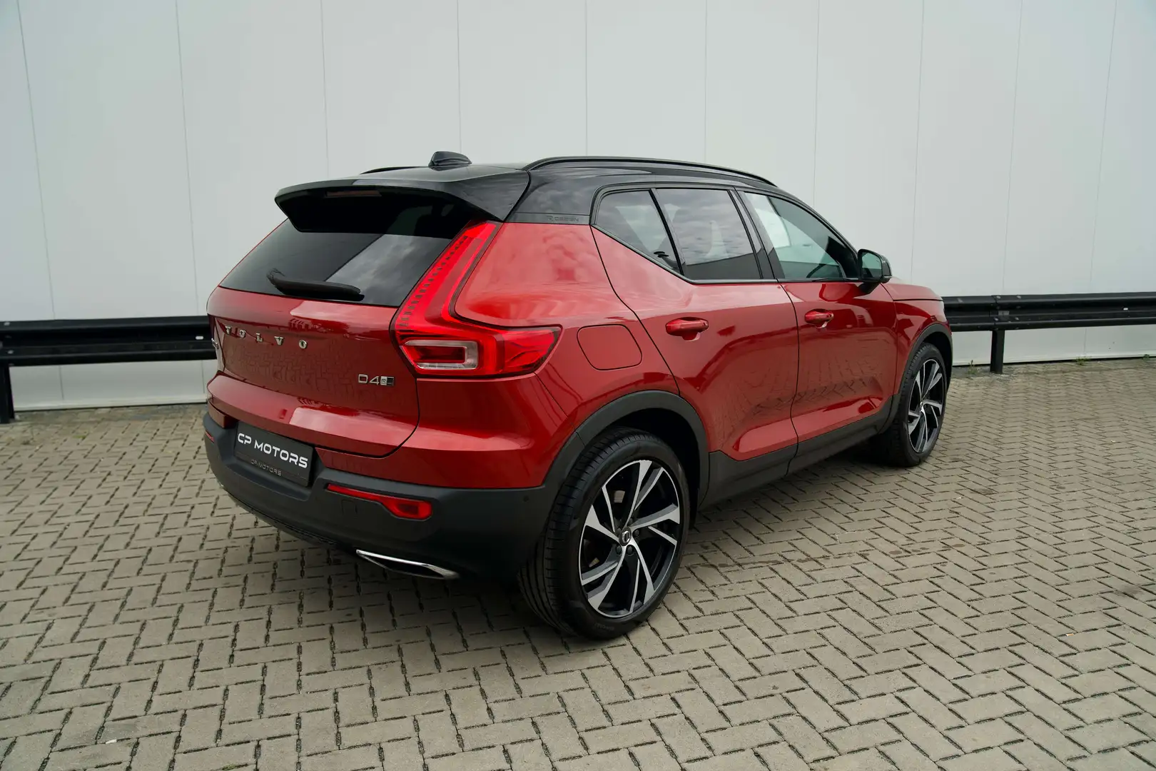 Volvo XC40 D4 AWD  R-DESIGN  PANO  H\u0026K  360  FULL Red - 2