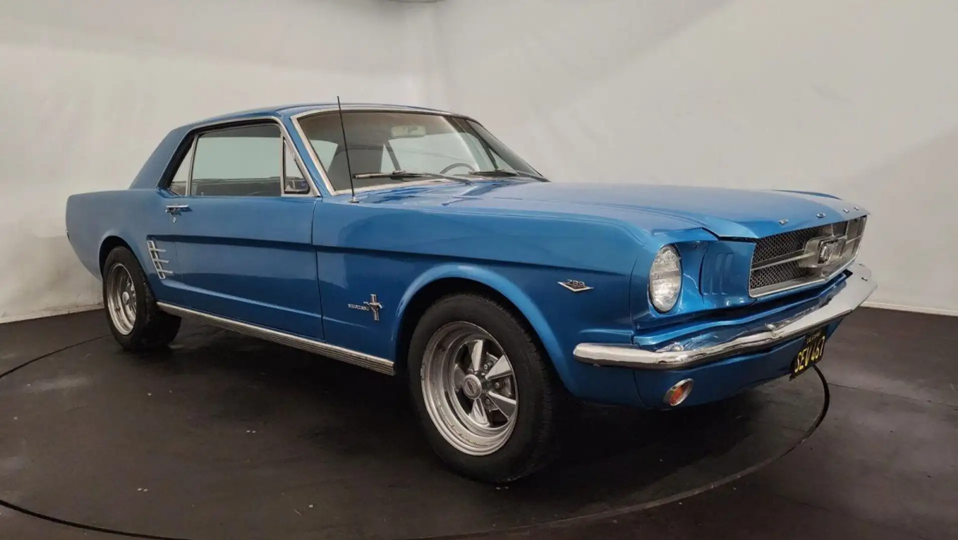 Ford Mustang Bleu - 1