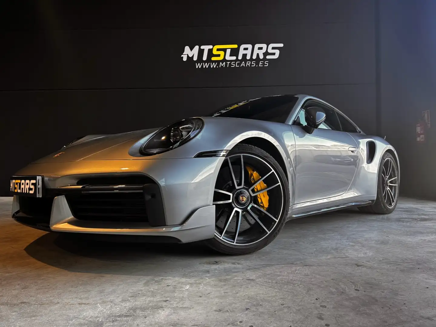 Porsche 992 Turbo S Coupé PDK Gris - 2