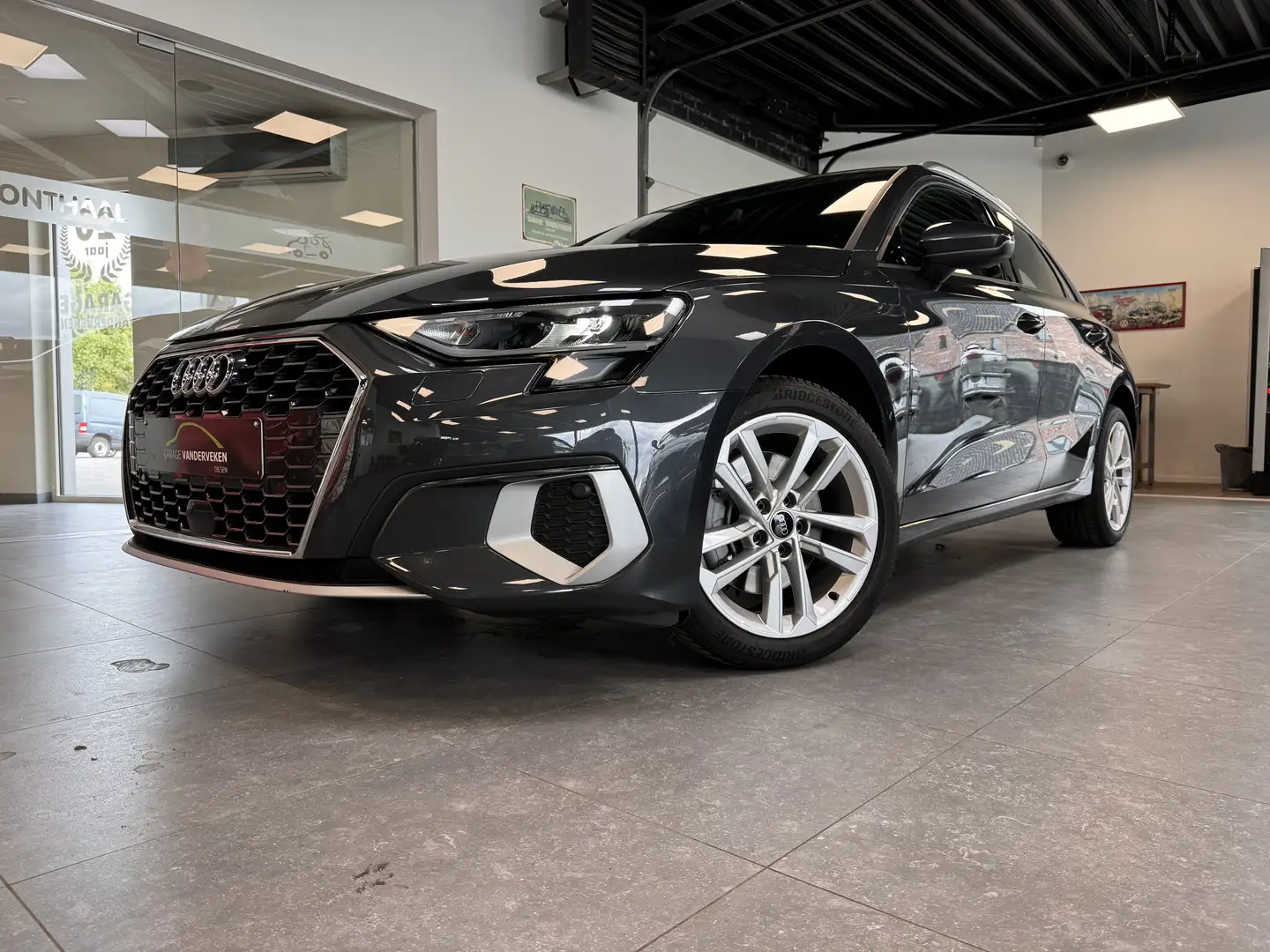 Audi A3 Sportback 30 TFSI Business Edition S tronic Gris - 1