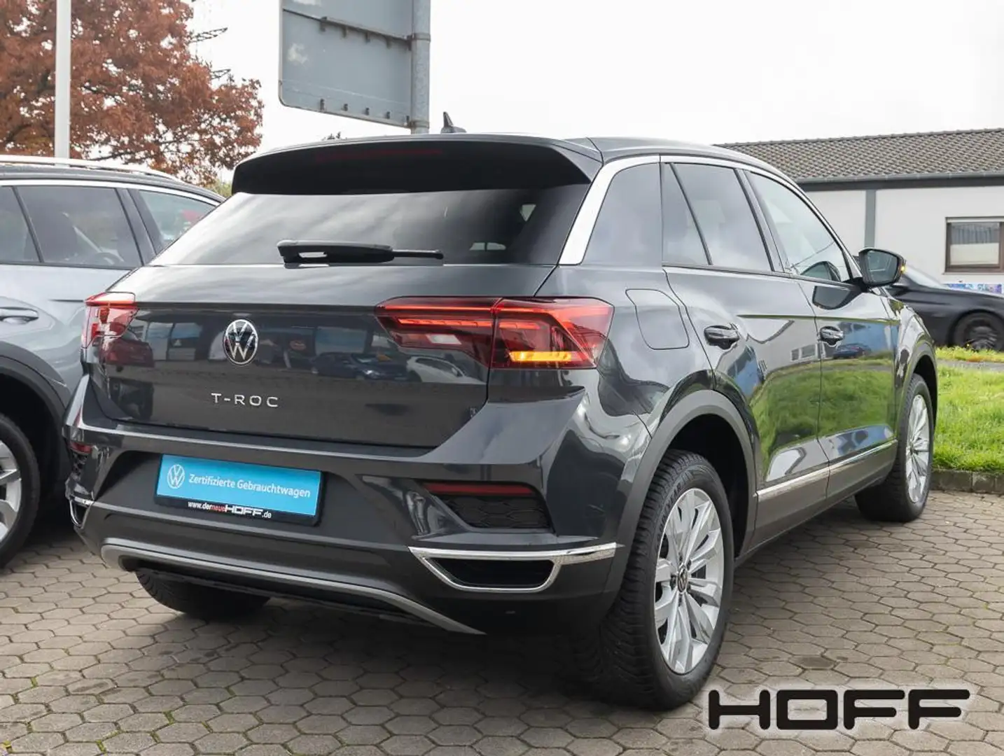 Volkswagen T-Roc 1.5 TSI Sport Navi Kamera Einparkhilfe Klima Grijs - 2