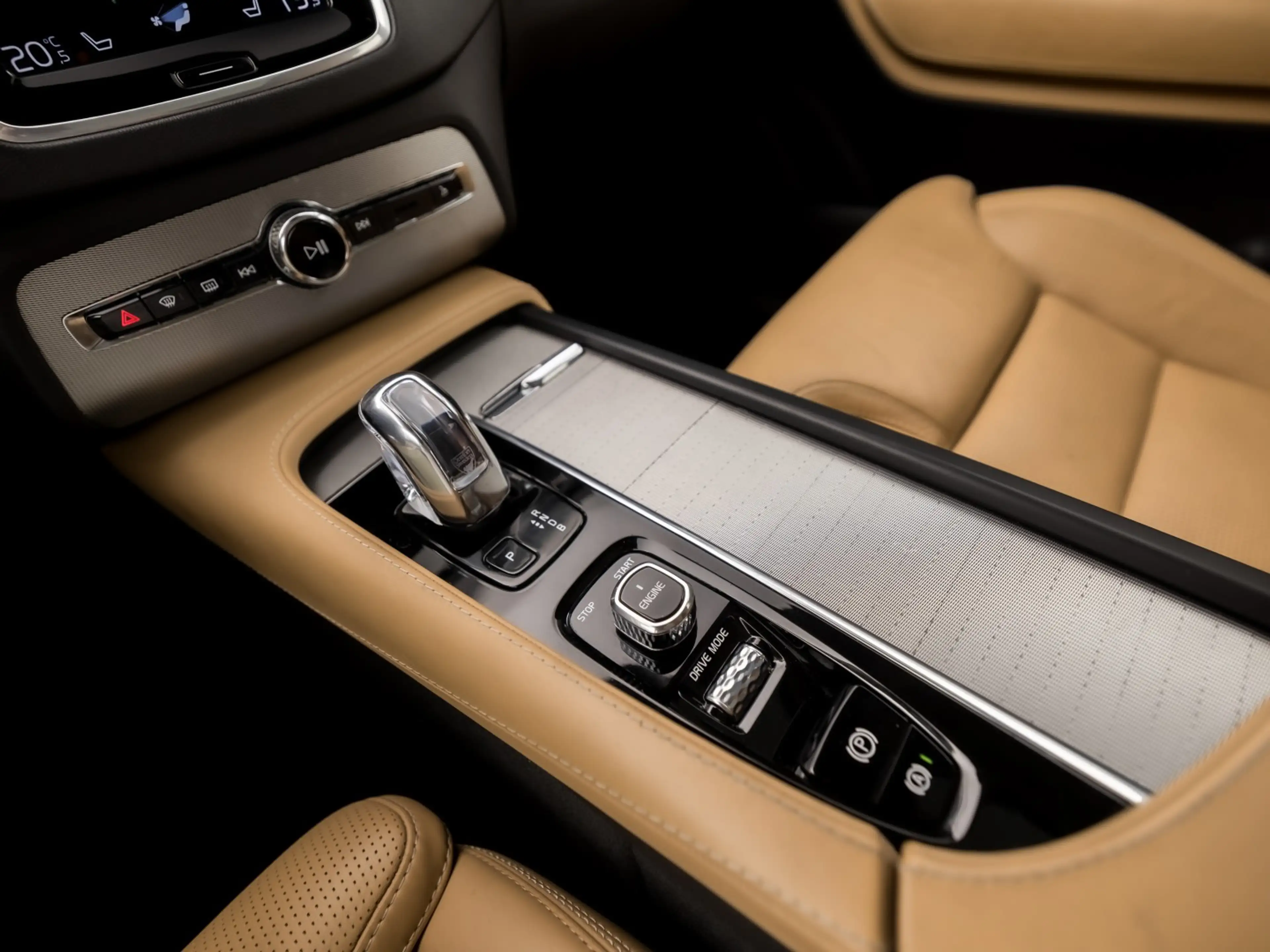 Volvo XC90 2.0 T8 Twin Engine AWD Inscription 7 Persoons 408P — photo 16