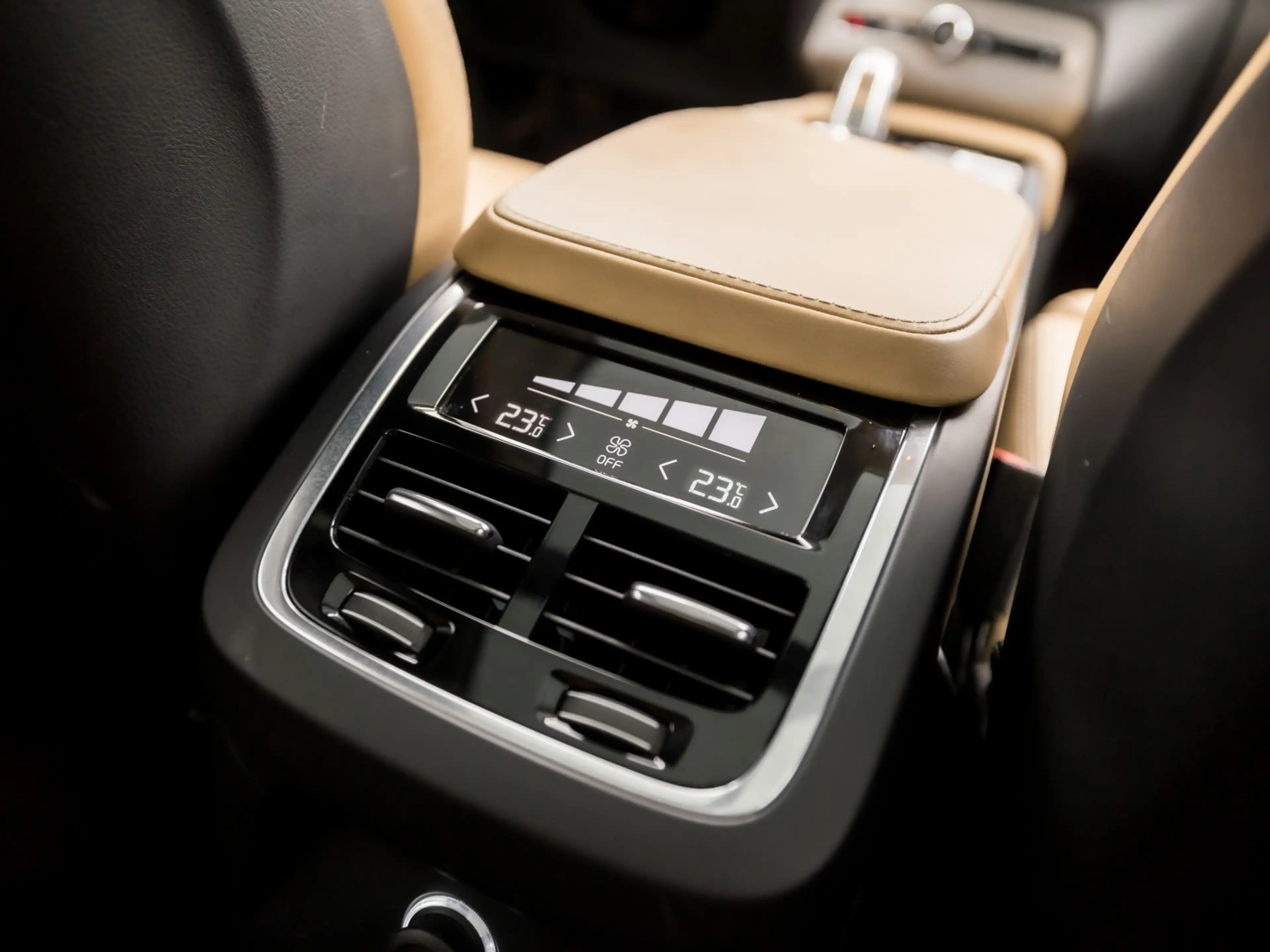 Volvo XC90 2.0 T8 Twin Engine AWD Inscription 7 Persoons 408P — photo 20