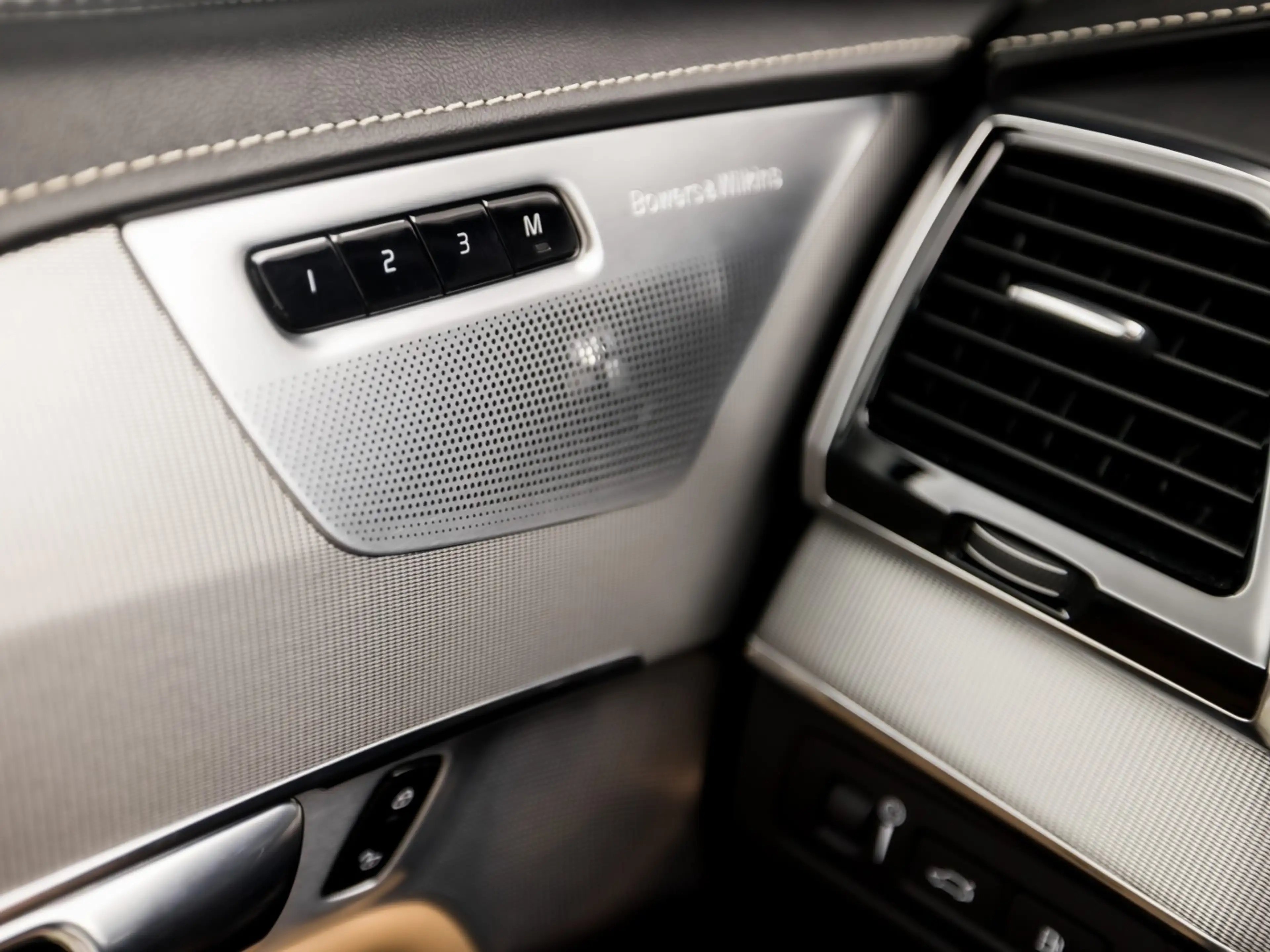 Volvo XC90 2.0 T8 Twin Engine AWD Inscription 7 Persoons 408P — photo 31