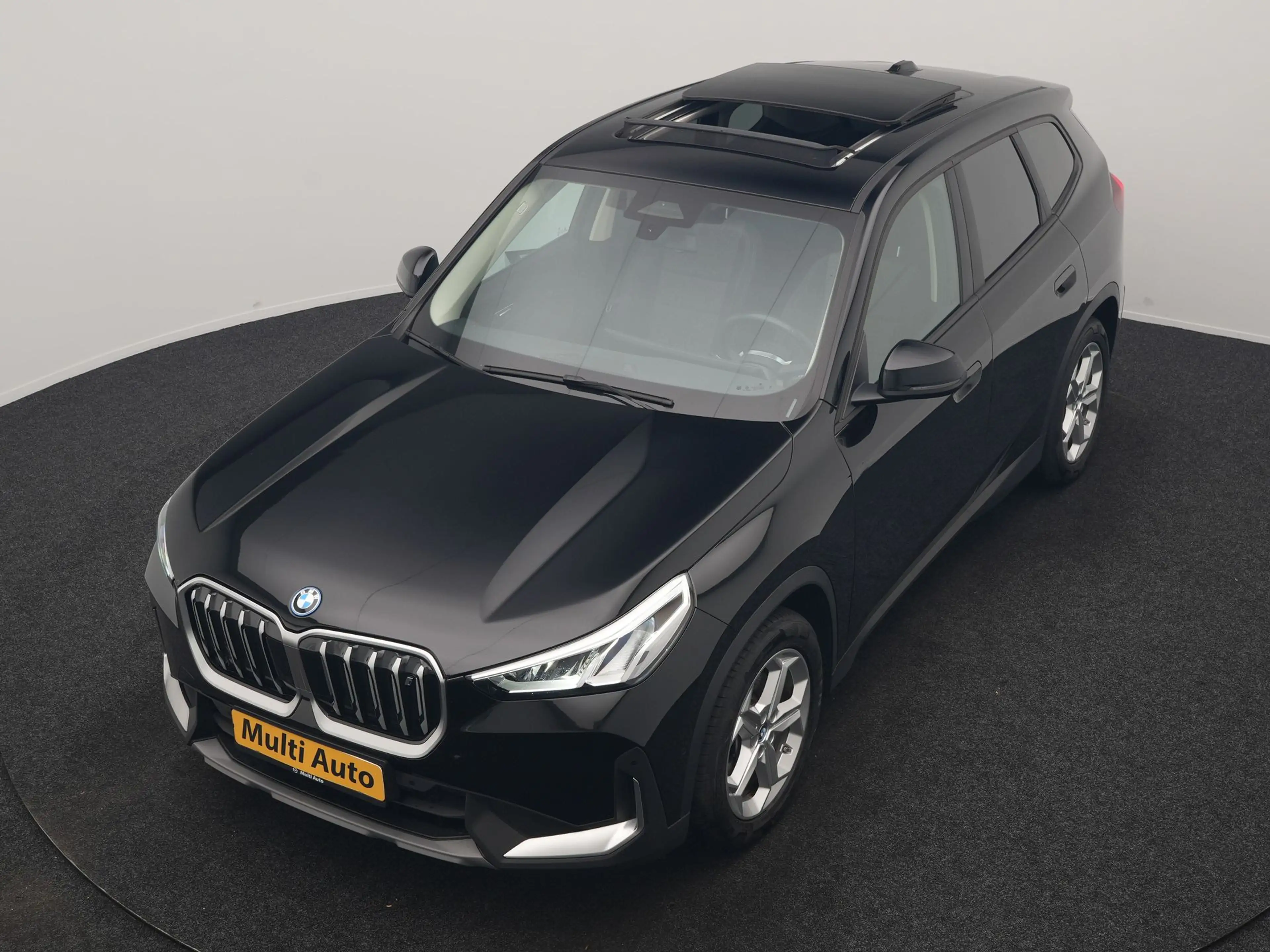 BMW iX1 xDrive30 67 kWh 313pk Dealer O.H | Panodak | Camer — photo 23