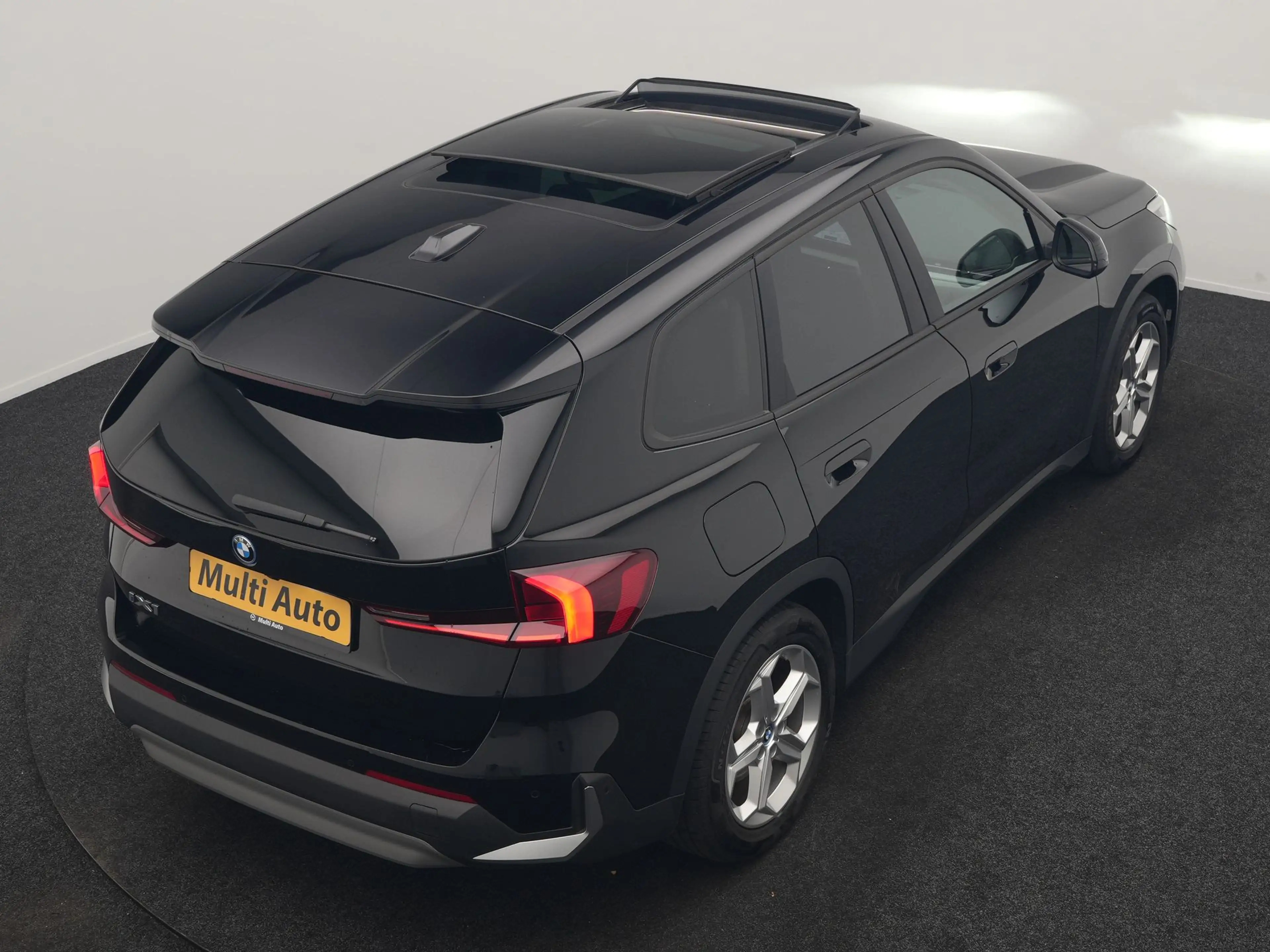 BMW iX1 xDrive30 67 kWh 313pk Dealer O.H | Panodak | Camer — photo 24