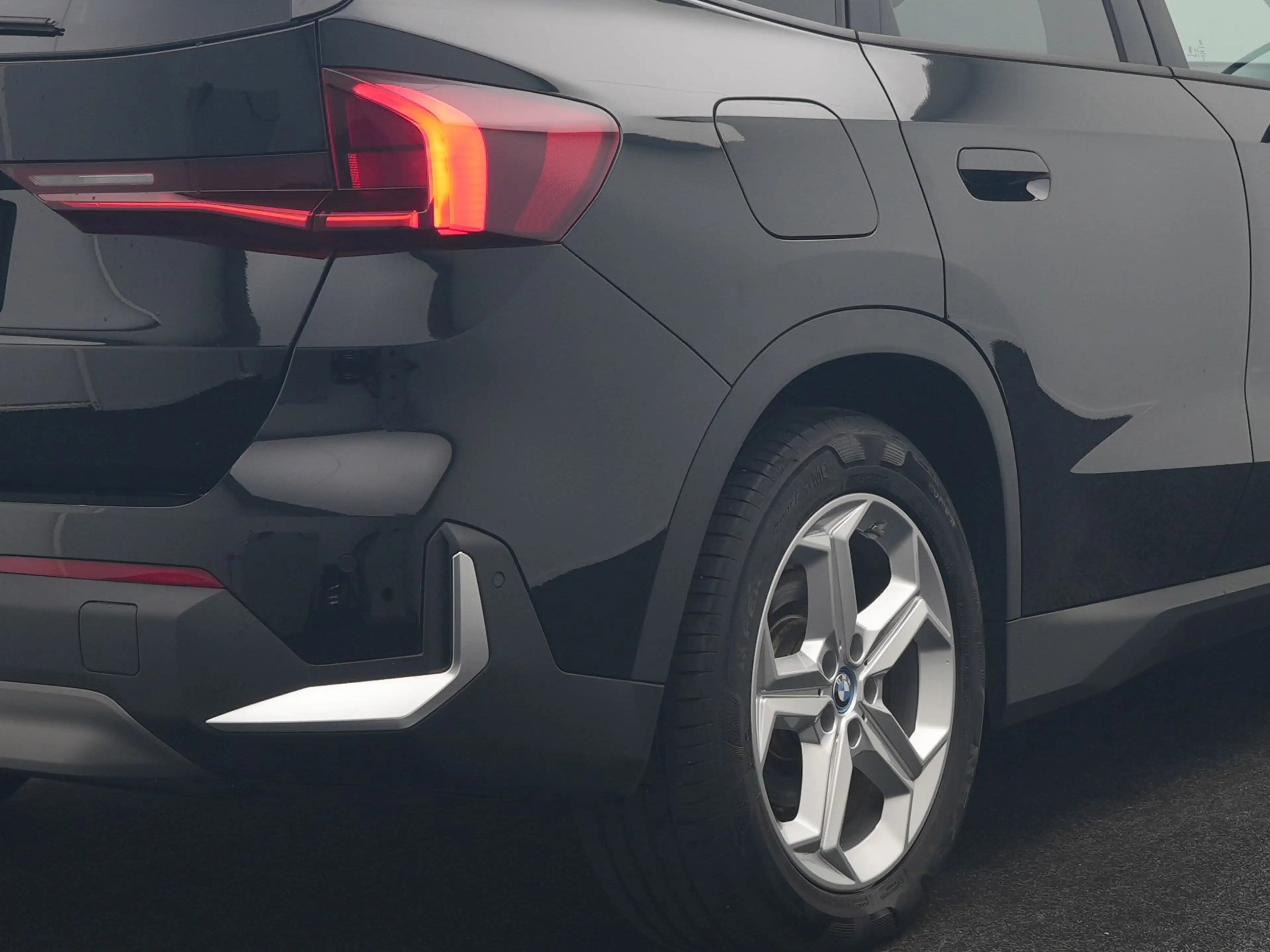 BMW iX1 xDrive30 67 kWh 313pk Dealer O.H | Panodak | Camer — photo 9