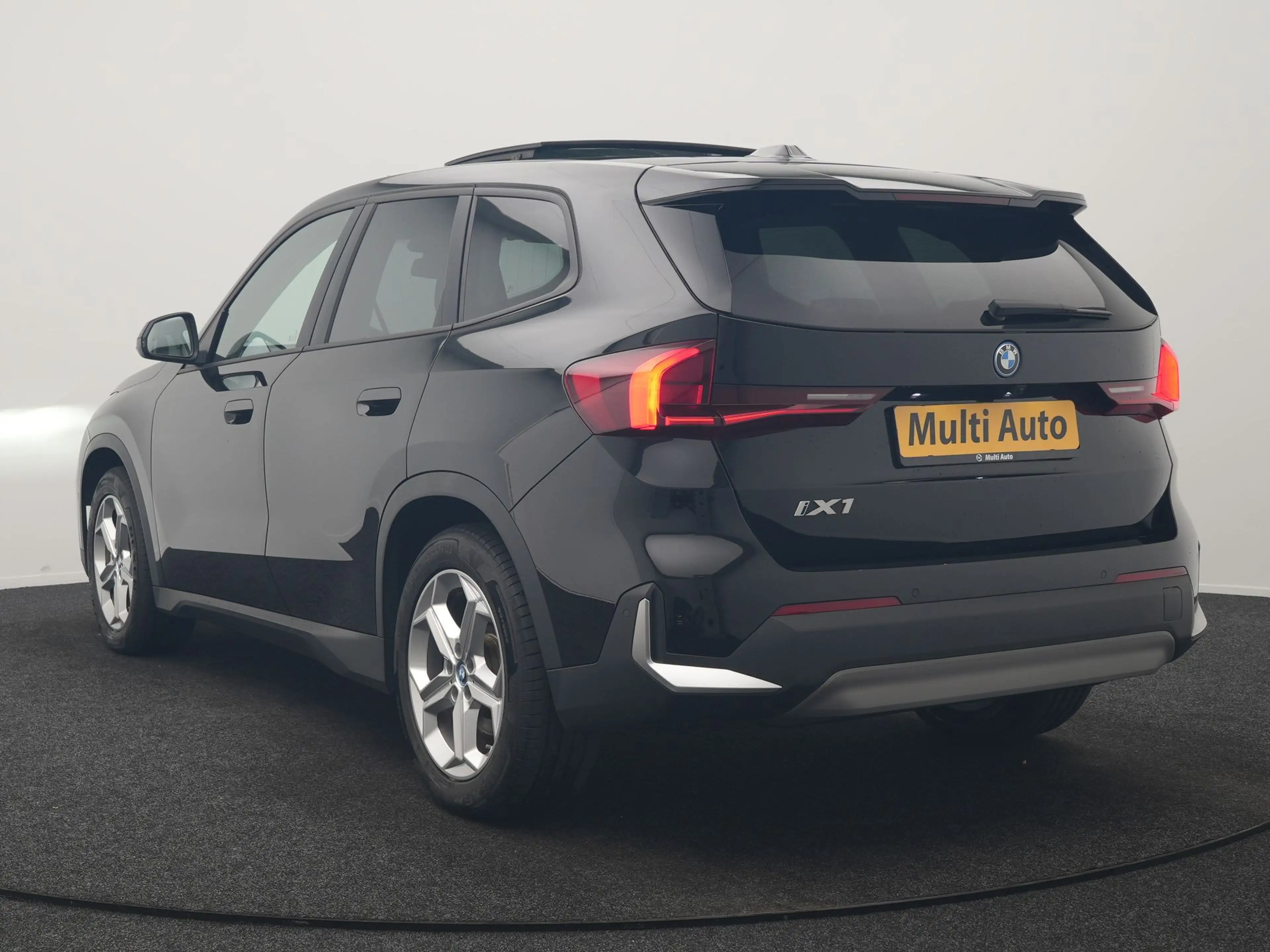 BMW iX1 xDrive30 67 kWh 313pk Dealer O.H | Panodak | Camer — photo 18