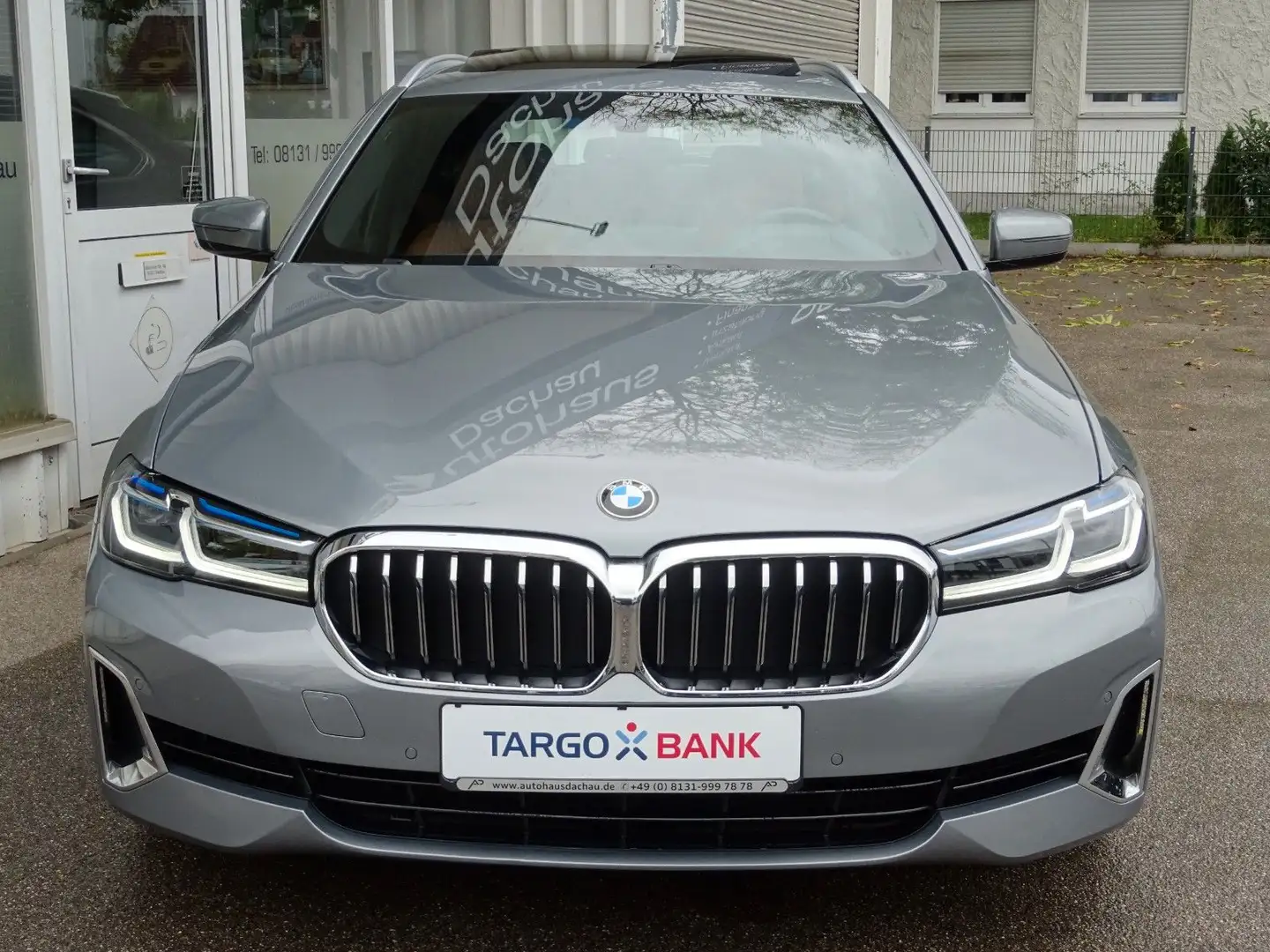 BMW 520 d xDrive Touring Aut Luxury Line Laser Pano Grau - 2