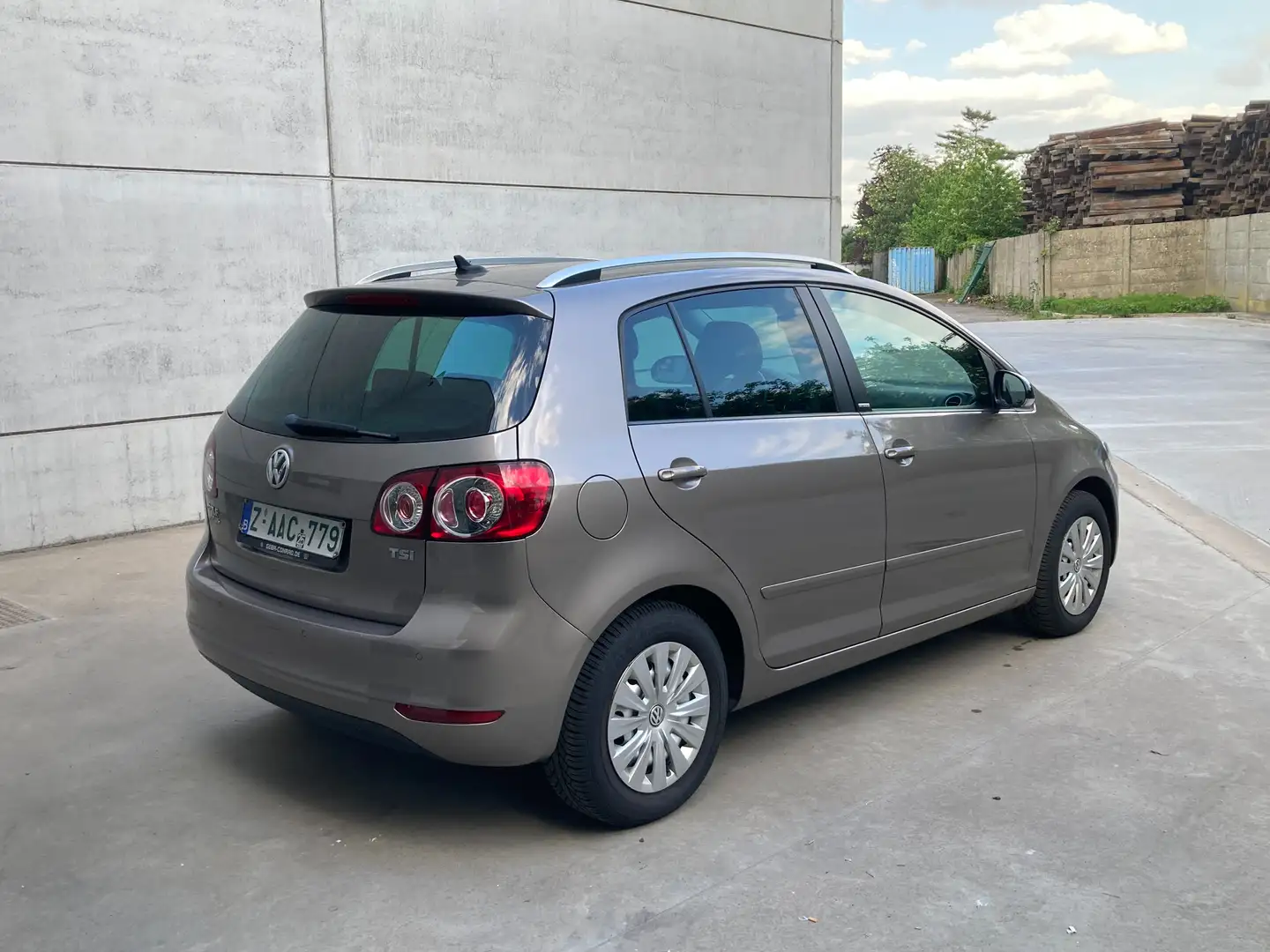 Volkswagen Golf 6 (VI) PLUS 1.2TSI benzine 2012 met 118000km*NIEUW Brun - 1