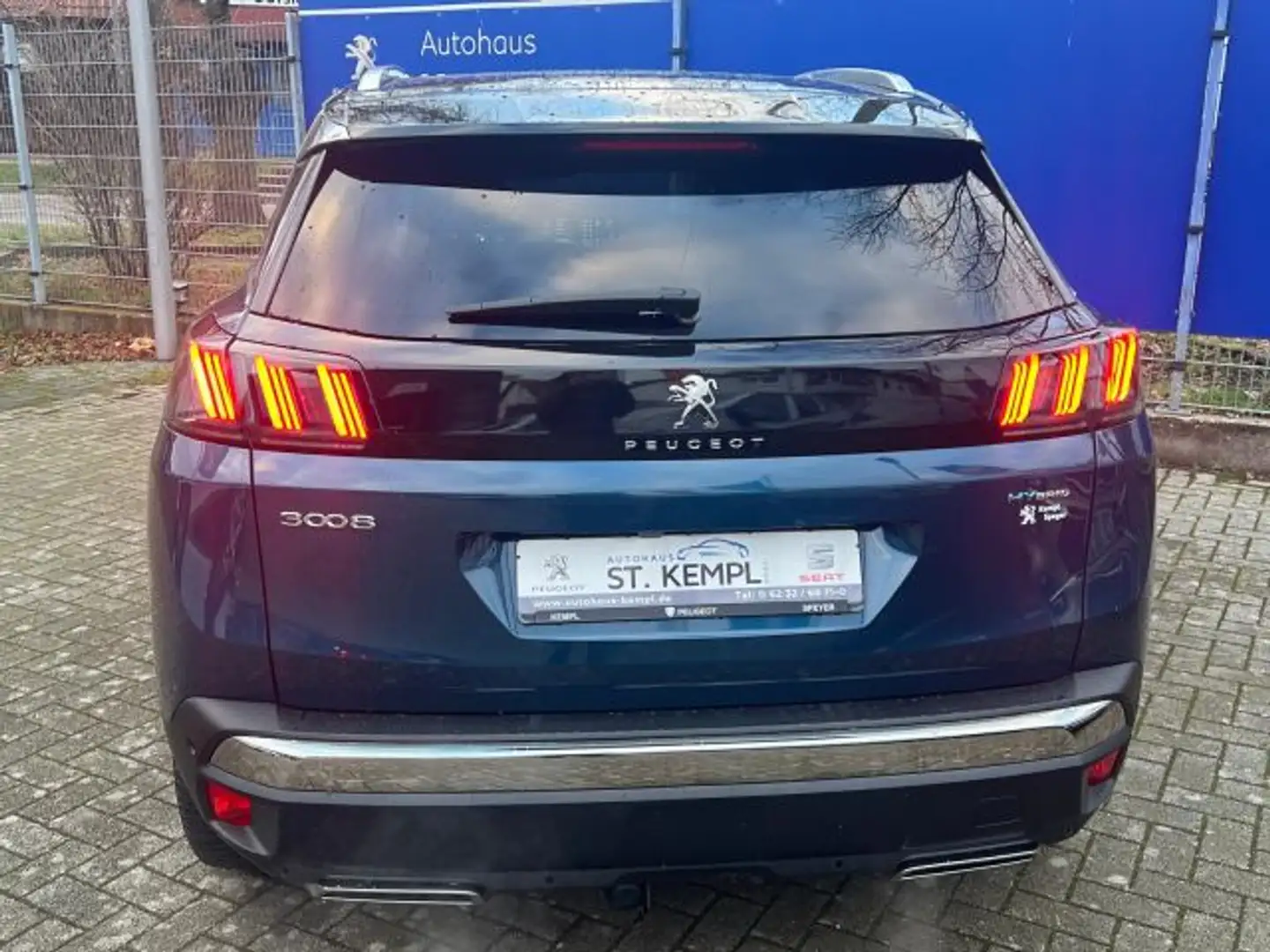Peugeot 3008 Hybrid 225 e-EAT8 GT Blu/Azzurro - 2