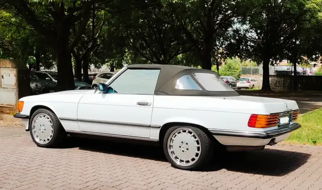 Mercedes-Benz SL 560